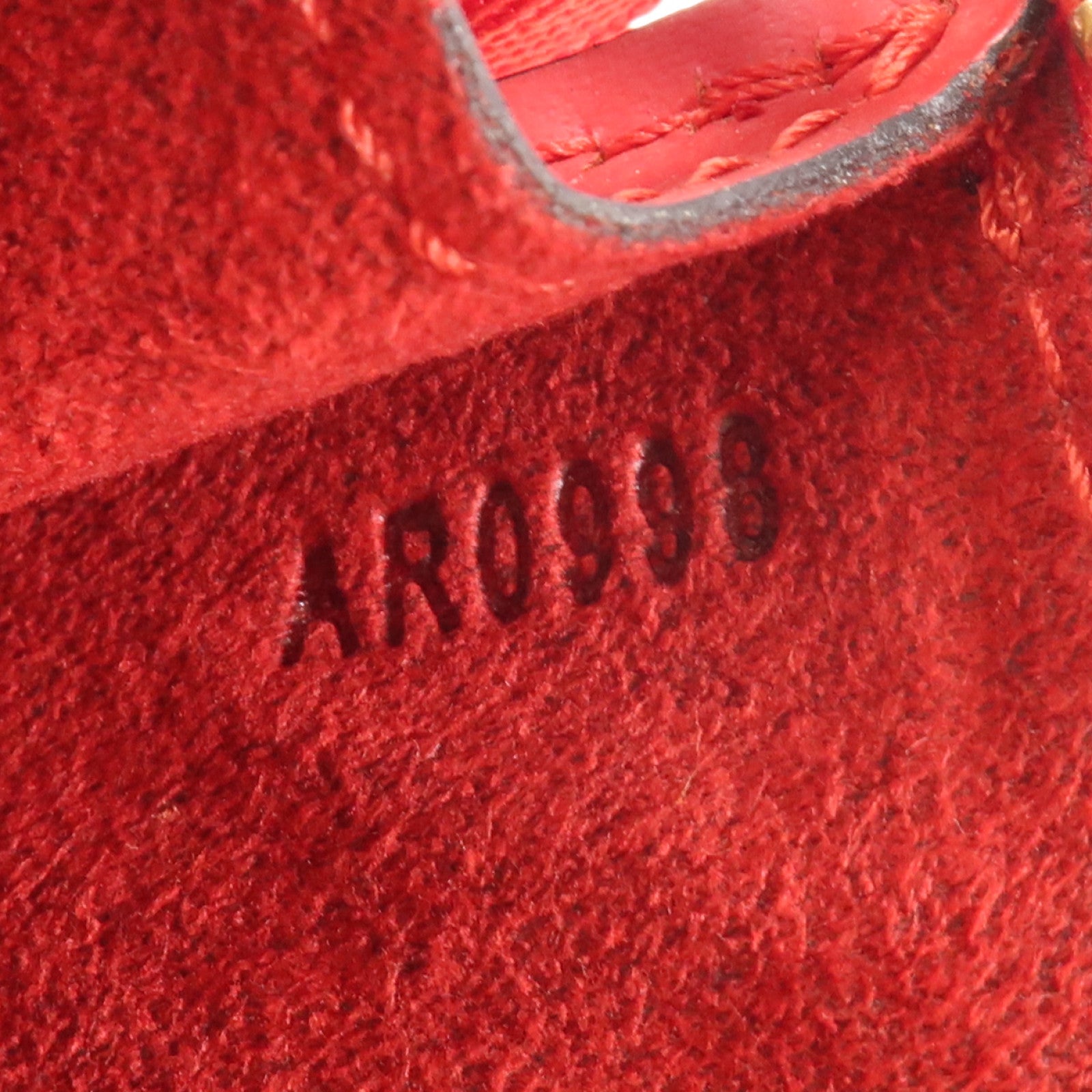 LOUIS VUITTON Epi Pochette Accessories金扣手挽袋