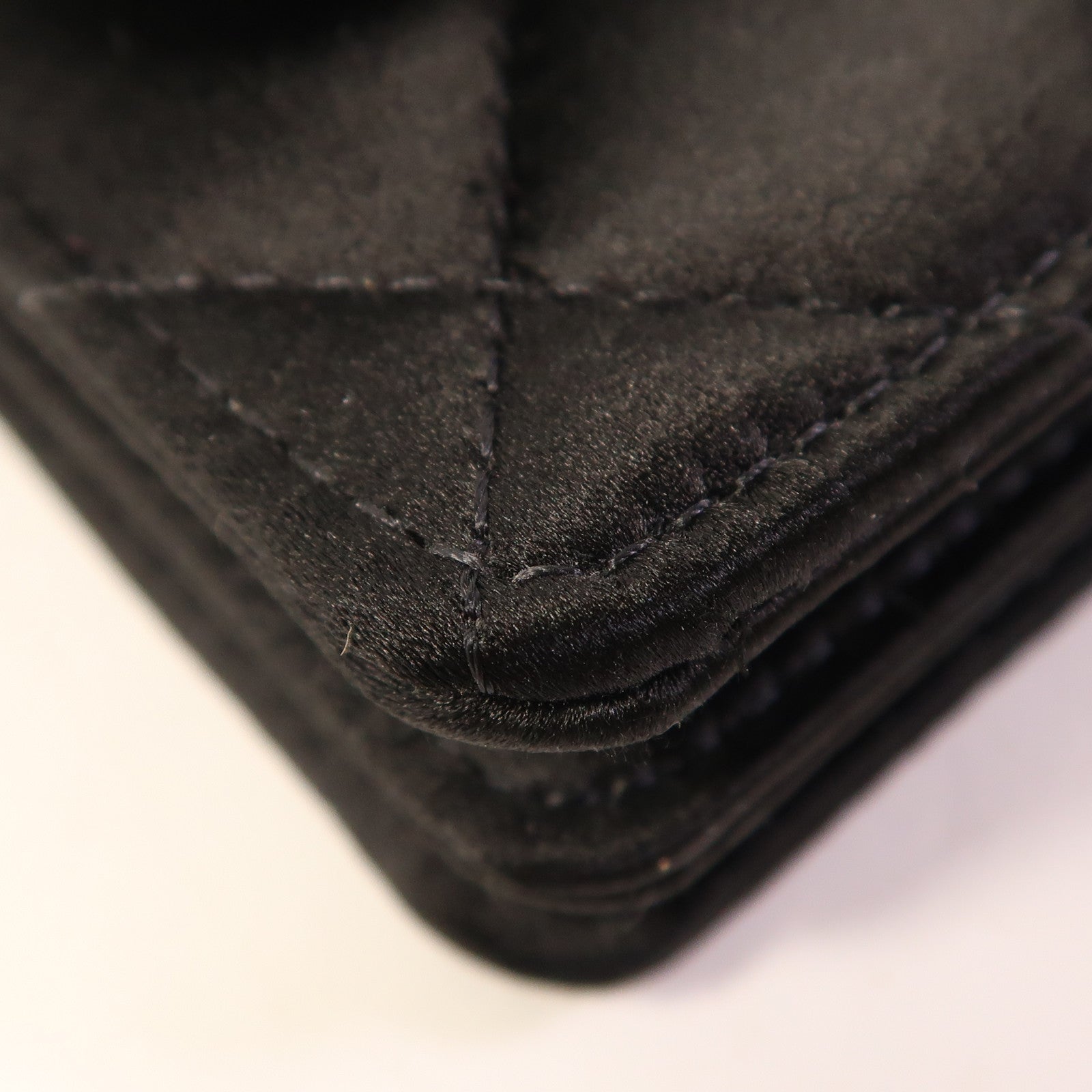 CHANEL Satin Chain Shoulder金扣鏈帶肩背袋