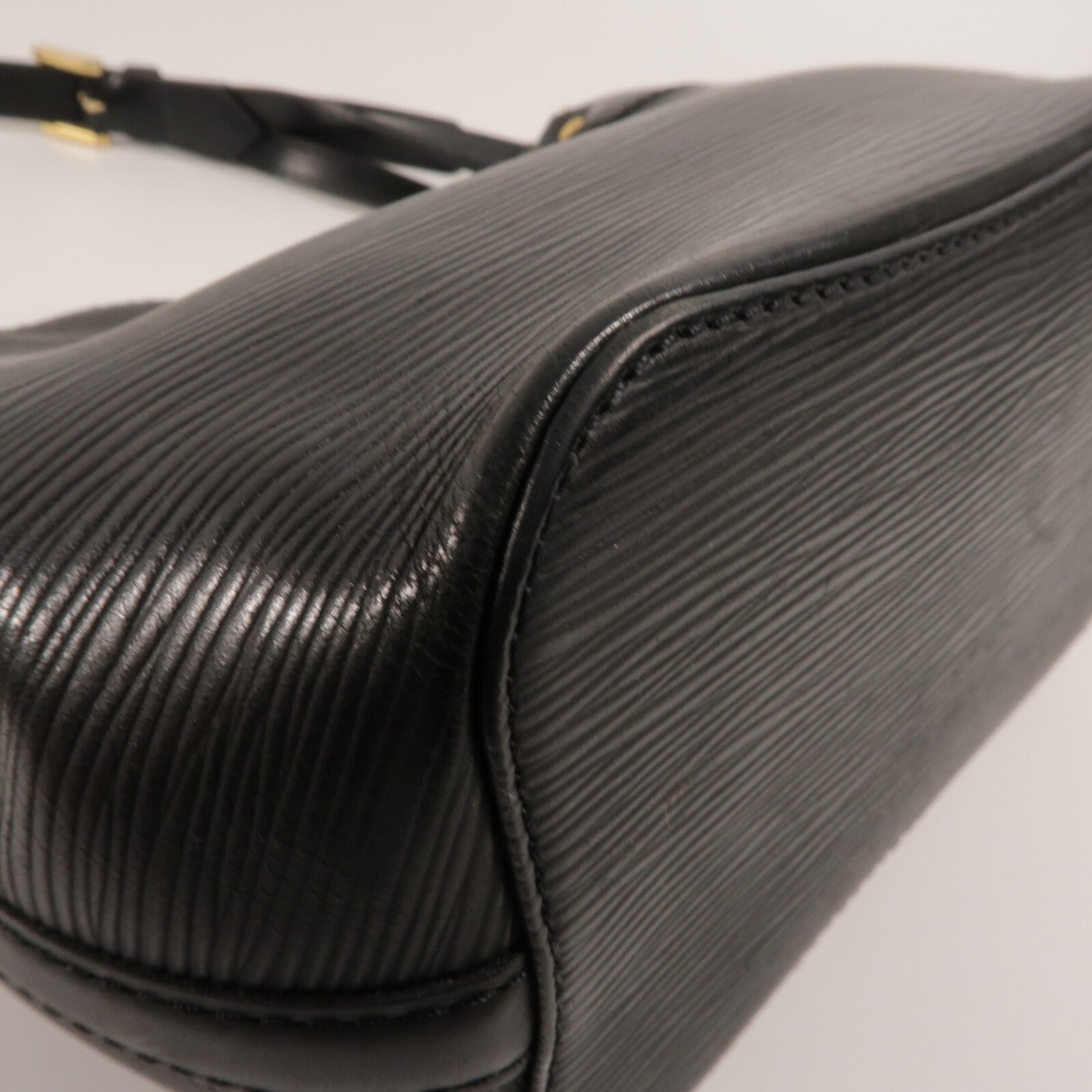 LOUIS VUITTON Epi Mandara PM肩背袋