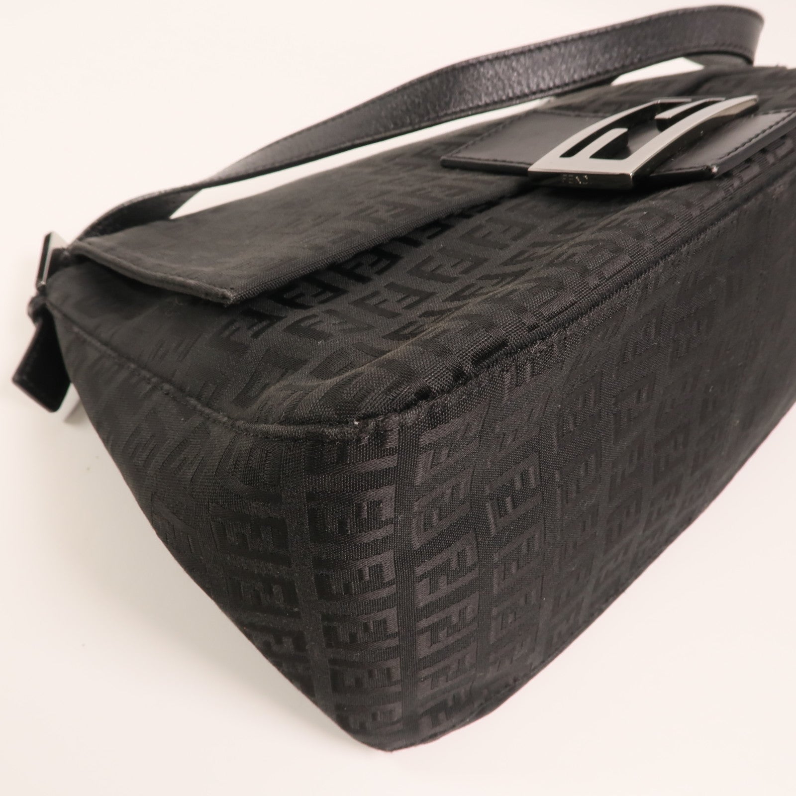 FENDI Zucchino Canvas Mamma Baguette銀扣肩背袋