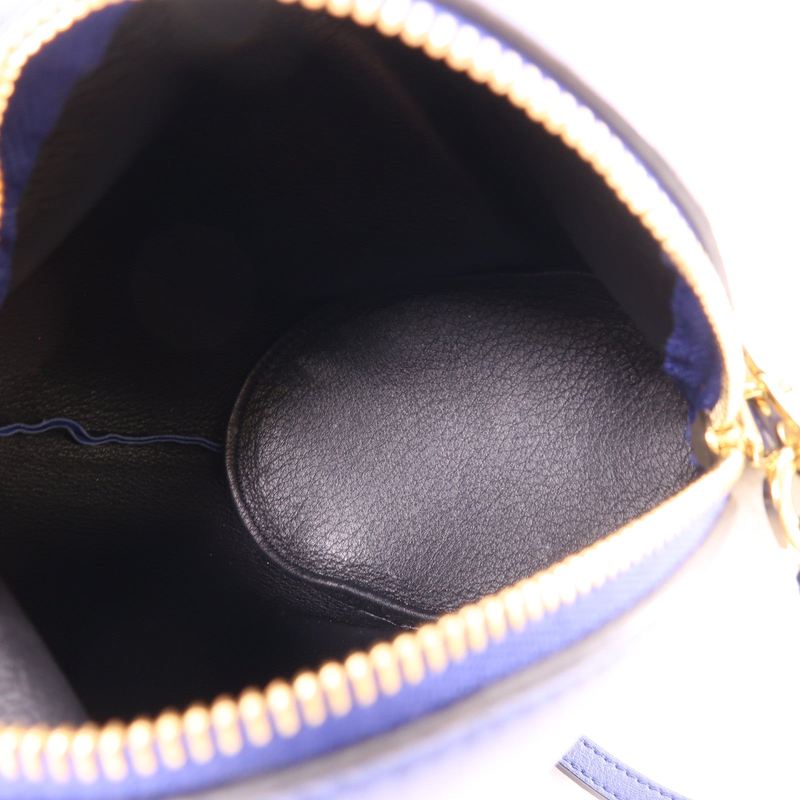LOEWE 牛皮皮革Bunny Star Mini Bag金扣肩背袋