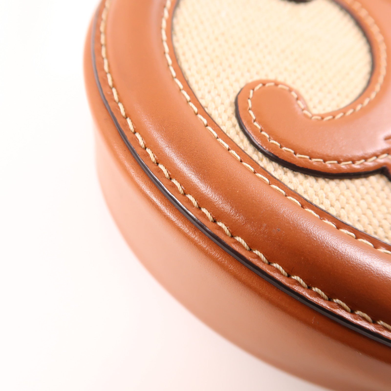 CELINE 牛皮皮革Oval Bag金扣肩背袋棕色