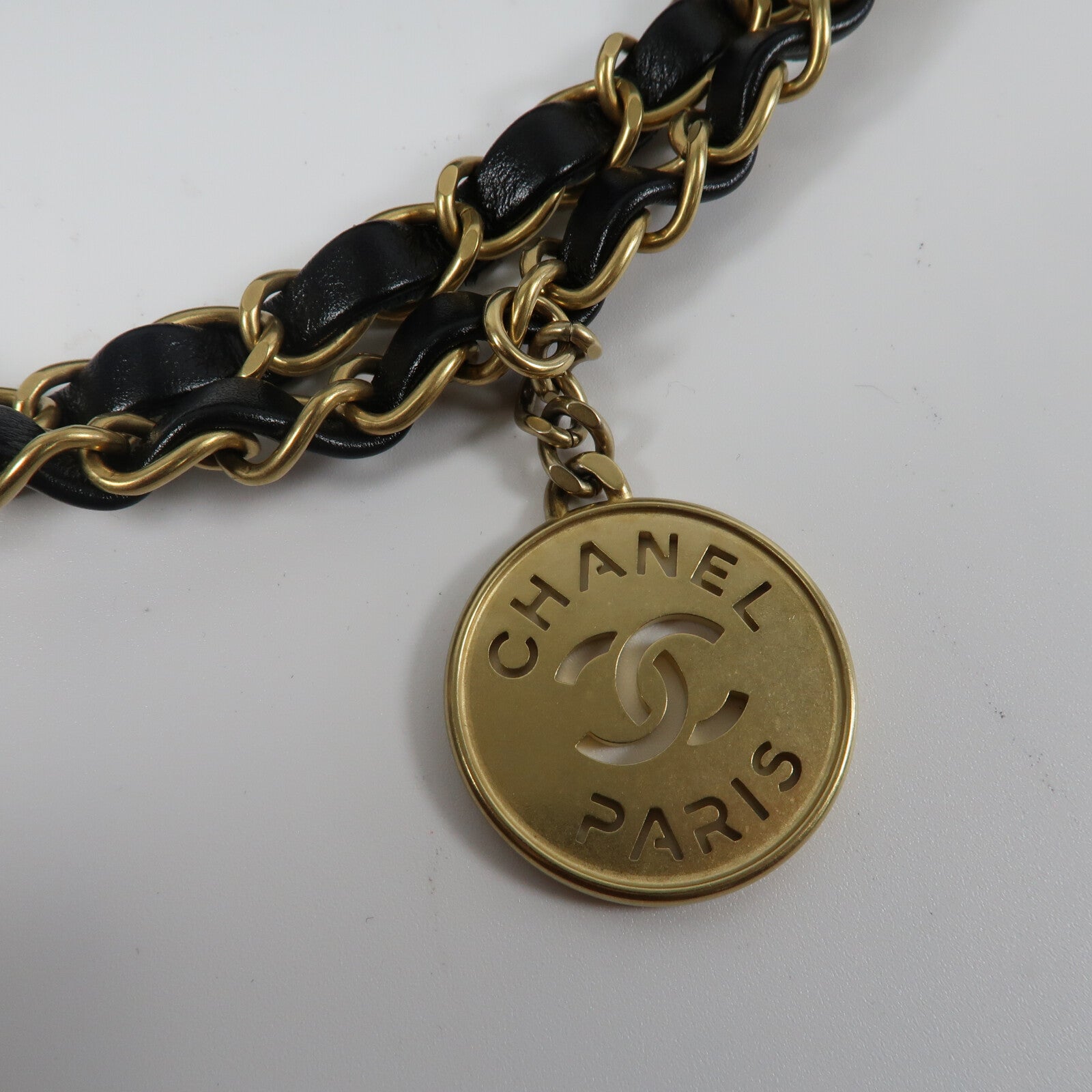 CHANEL 牛皮皮革Chanel 22 Small鏈帶肩背袋