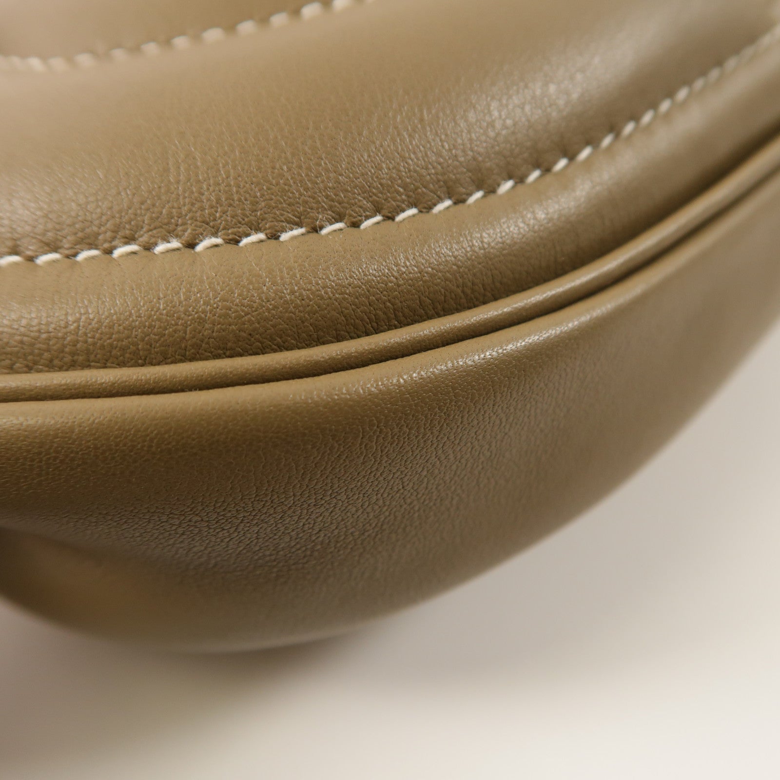 HERMES Swift皮革In The Loop 18銀扣腰包Etoupe