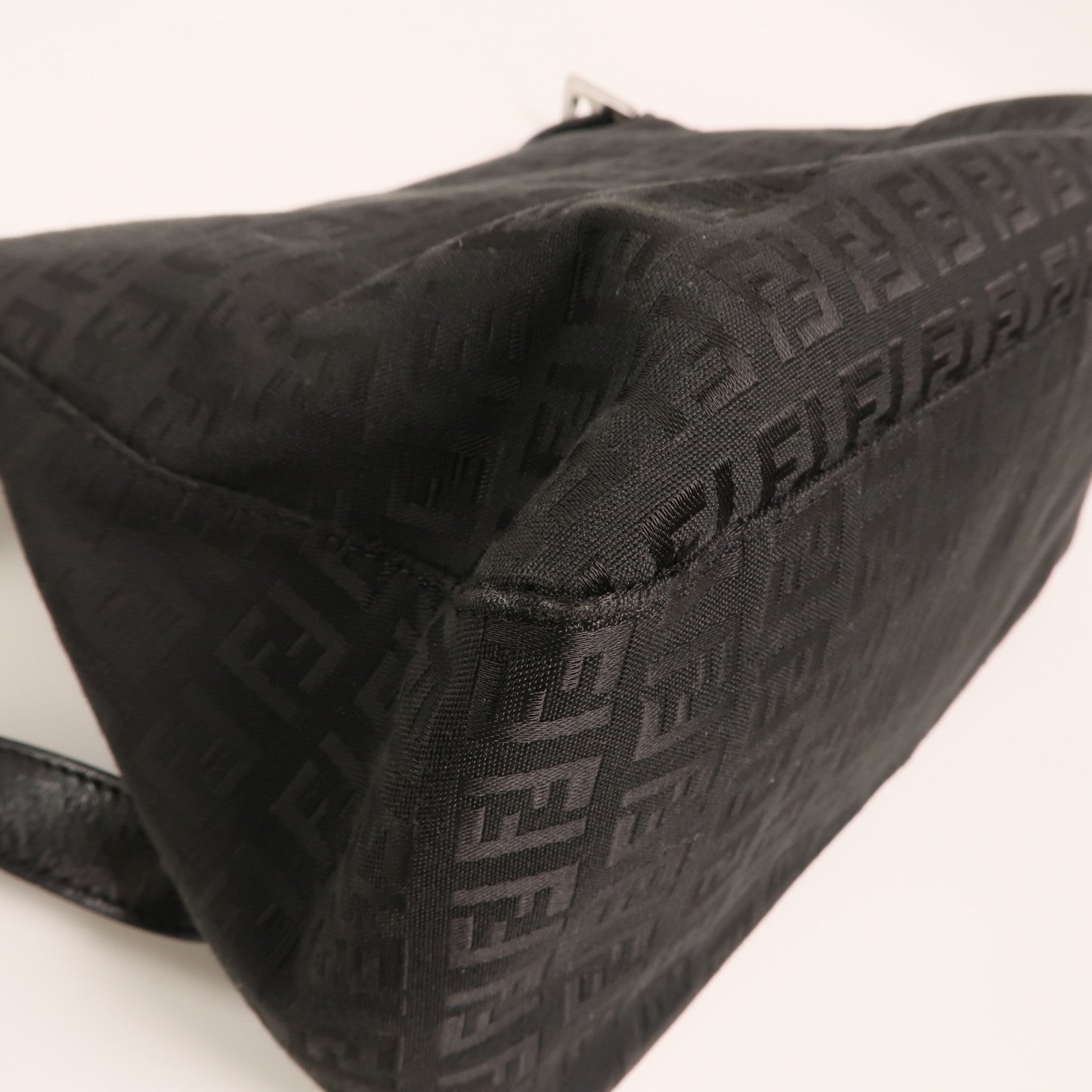 FENDI Zucchino Canvas Mamma Baguette銀扣肩背袋