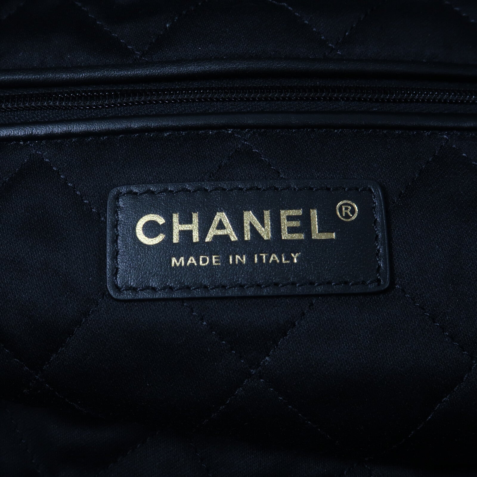 CHANEL 牛皮皮革Chanel 22 Small鏈帶肩背袋