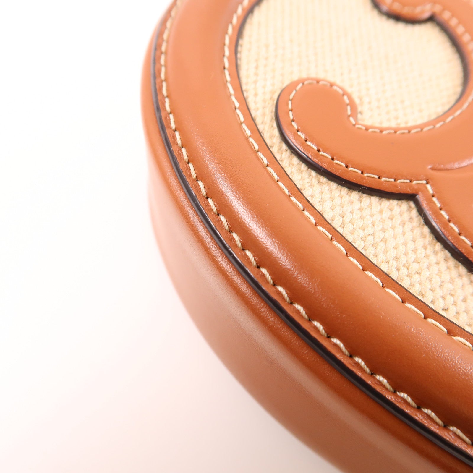 CELINE 牛皮皮革Oval Bag金扣肩背袋棕色