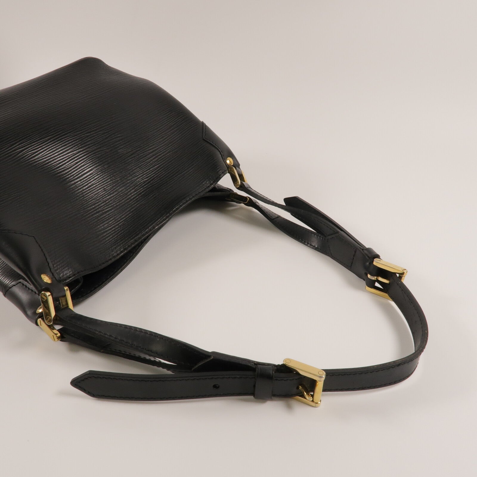 LOUIS VUITTON Epi Mandara PM肩背袋