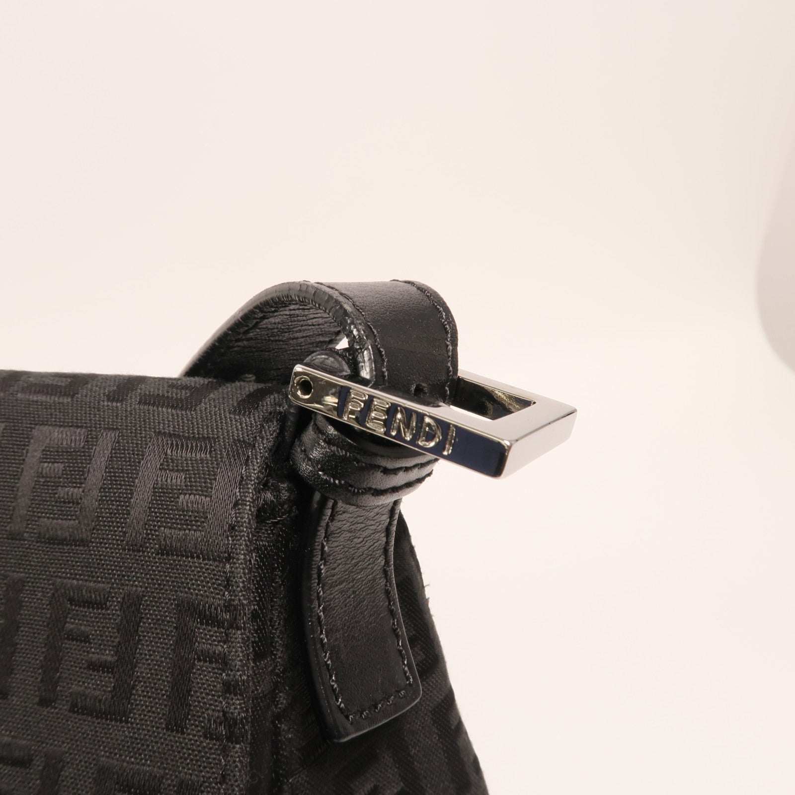 FENDI Zucchino Canvas Mamma Baguette銀扣肩背袋