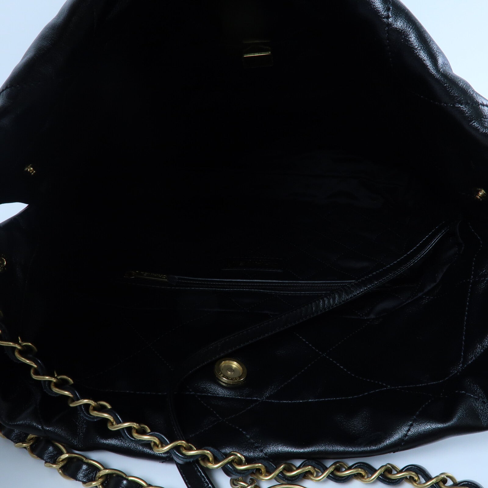 CHANEL 牛皮皮革Chanel 22 Small鏈帶肩背袋
