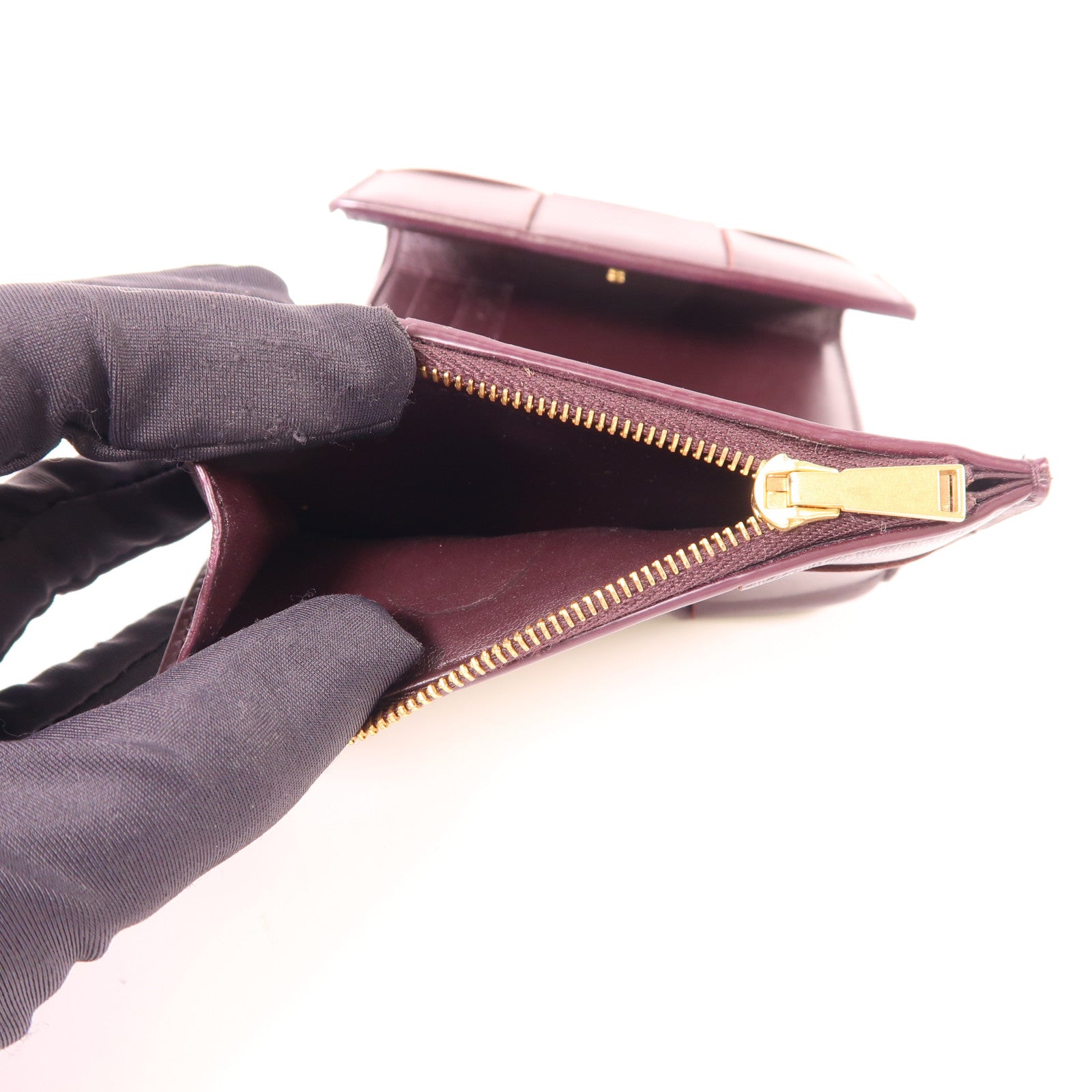 BOTTEGA VENETA 牛皮皮革Trifold Wallet金扣錢包