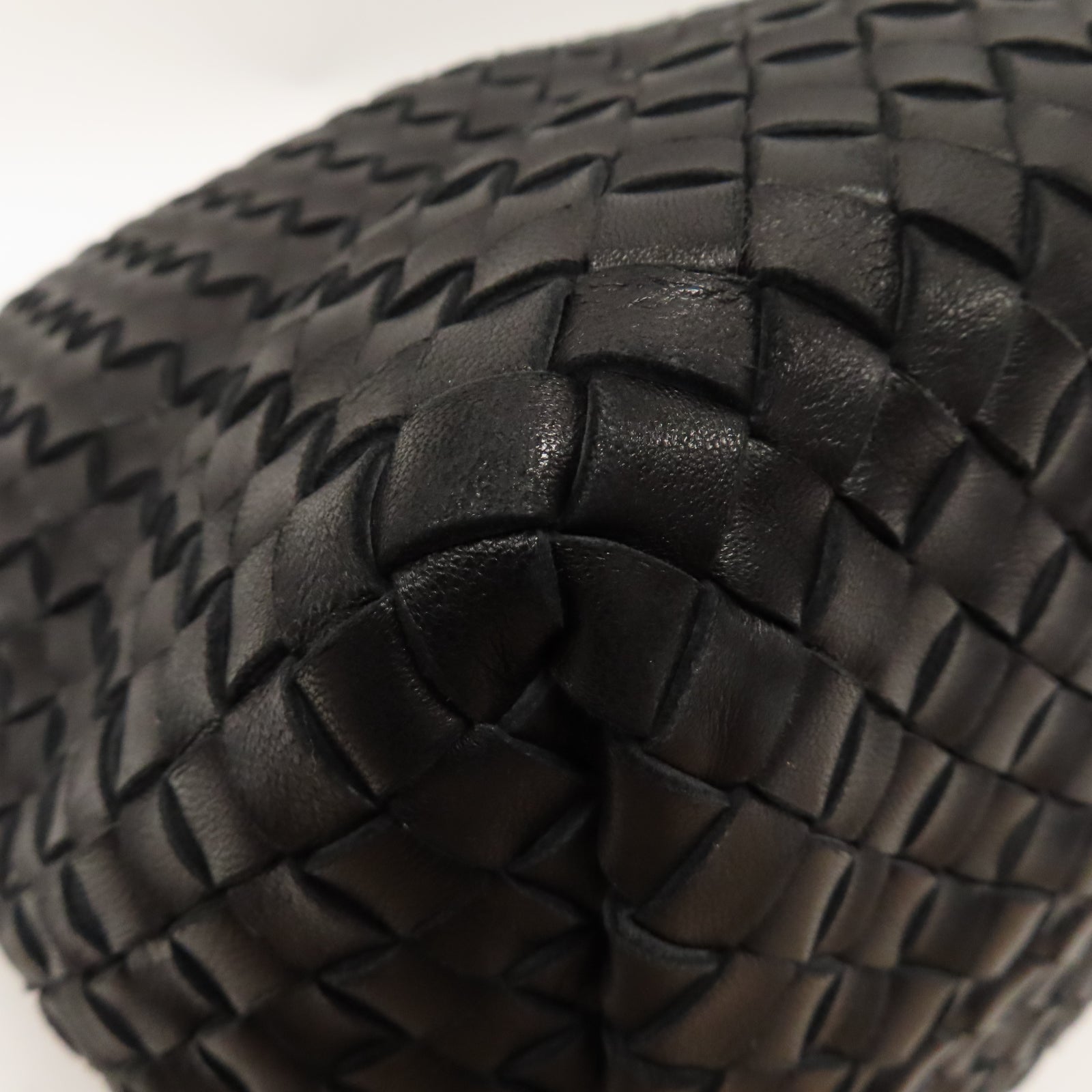 BOTTEGA VENETA 織紋皮革Hand Bag金扣手挽袋黑色