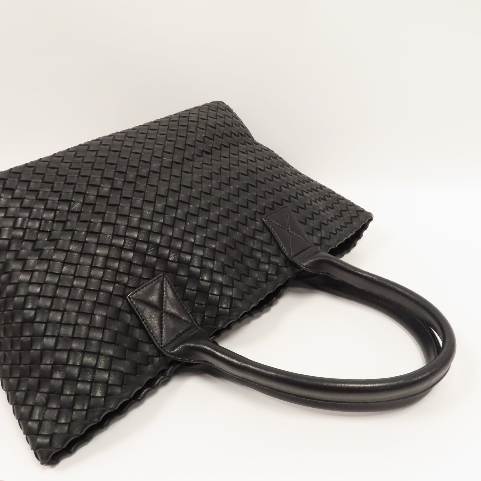 BOTTEGA VENETA 織紋皮革Hand Bag金扣手挽袋黑色