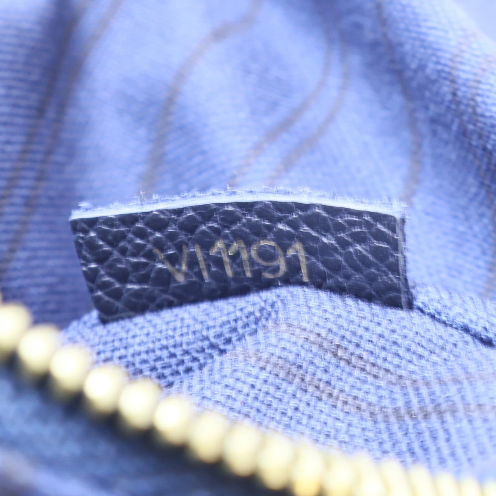 LOUIS VUITTON Monogram Empreinte Lumineuse PM金扣手挽肩背兩用袋深藍色