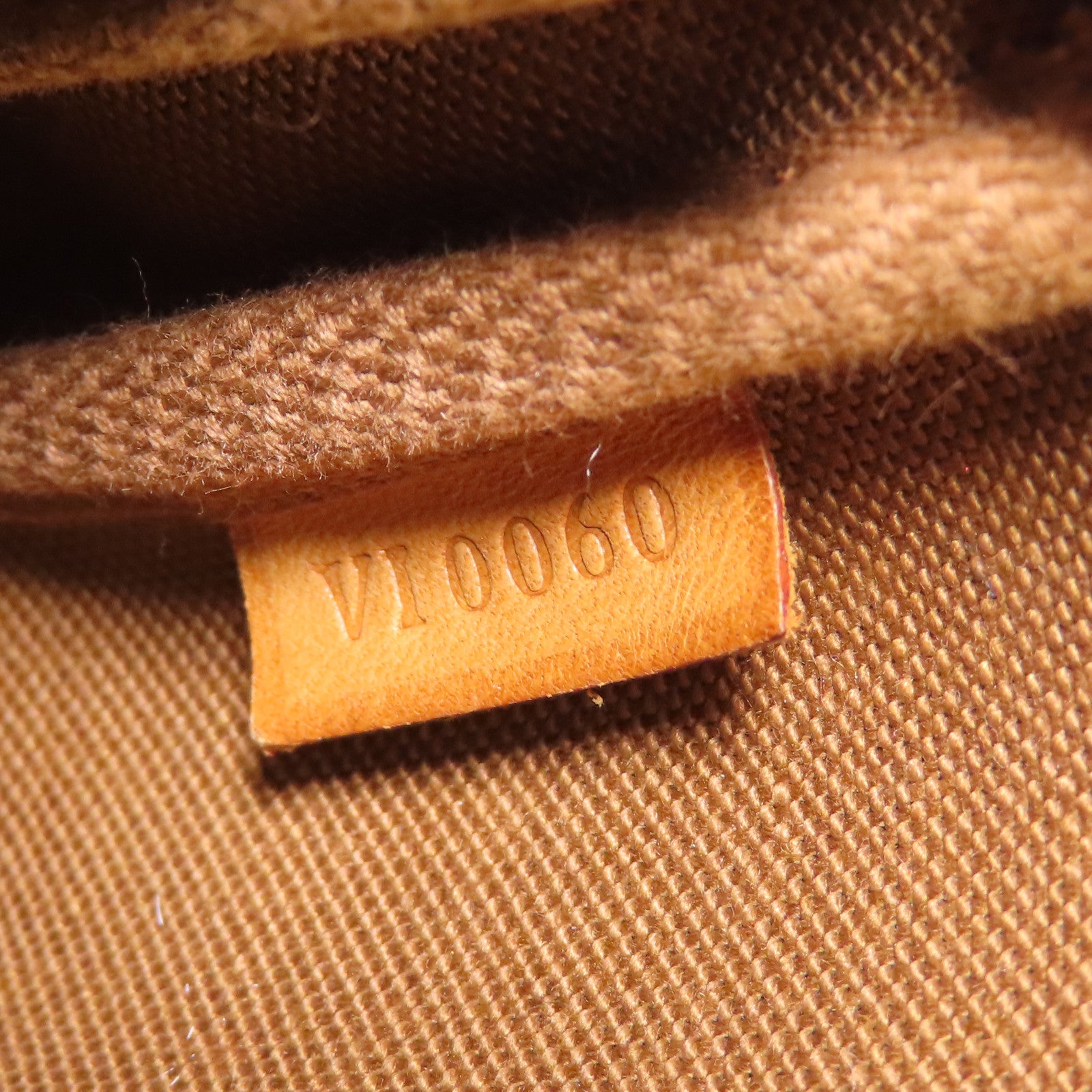 LOUIS VUITTON Monogram Pochette Accessoires金扣手拿包