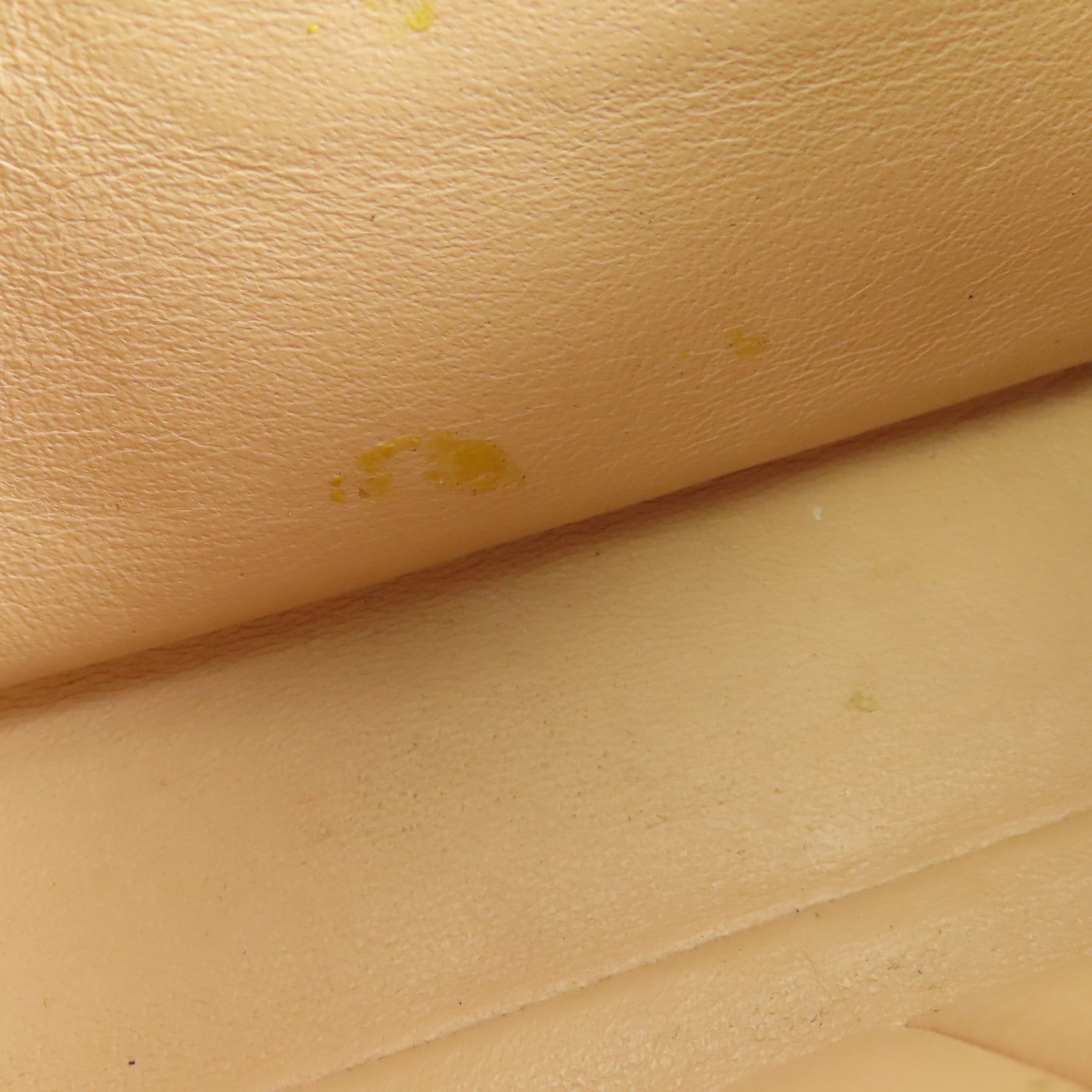 CHANEL 牛皮皮革CC Filigree金扣肩背袋