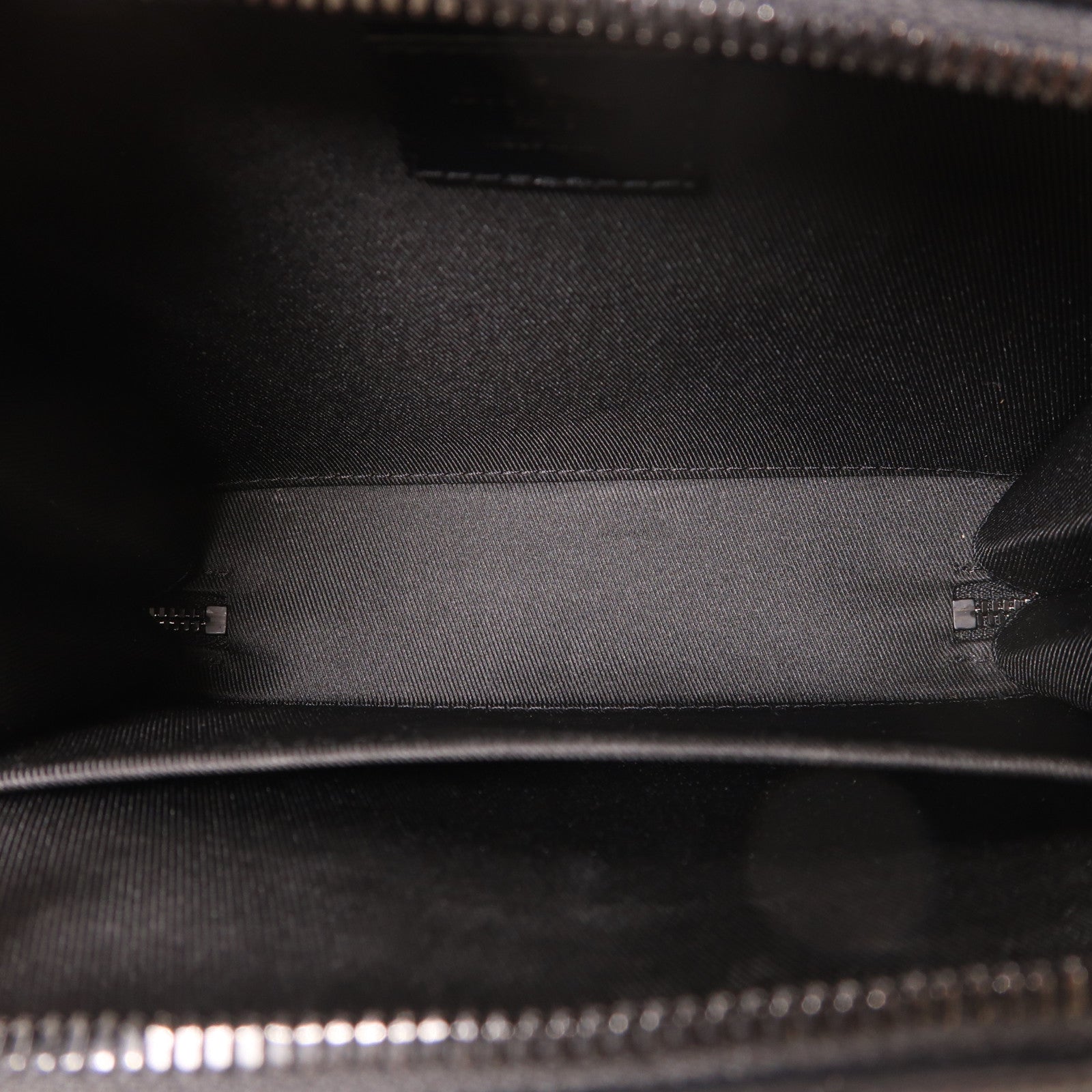 LOUIS VUITTON Taurillon Monogram Handle Soft Trunk肩背袋黑色