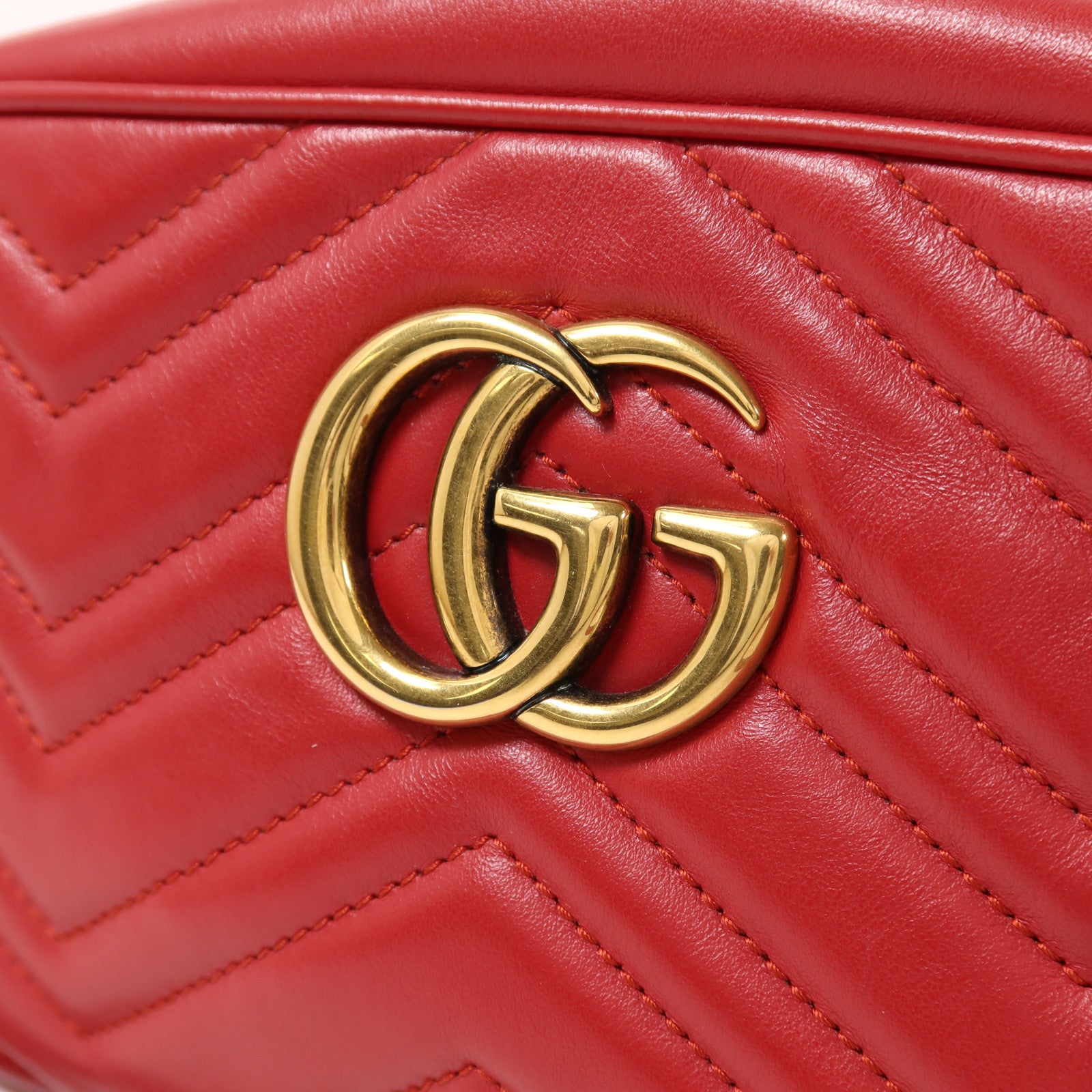 GUCCI 牛皮皮革GG Marmont Small金扣鏈帶肩背袋