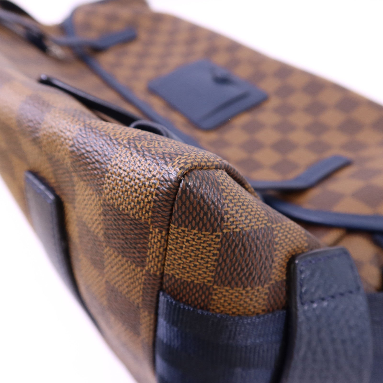 LOUIS VUITTON Damier Buzas銀扣肩背袋