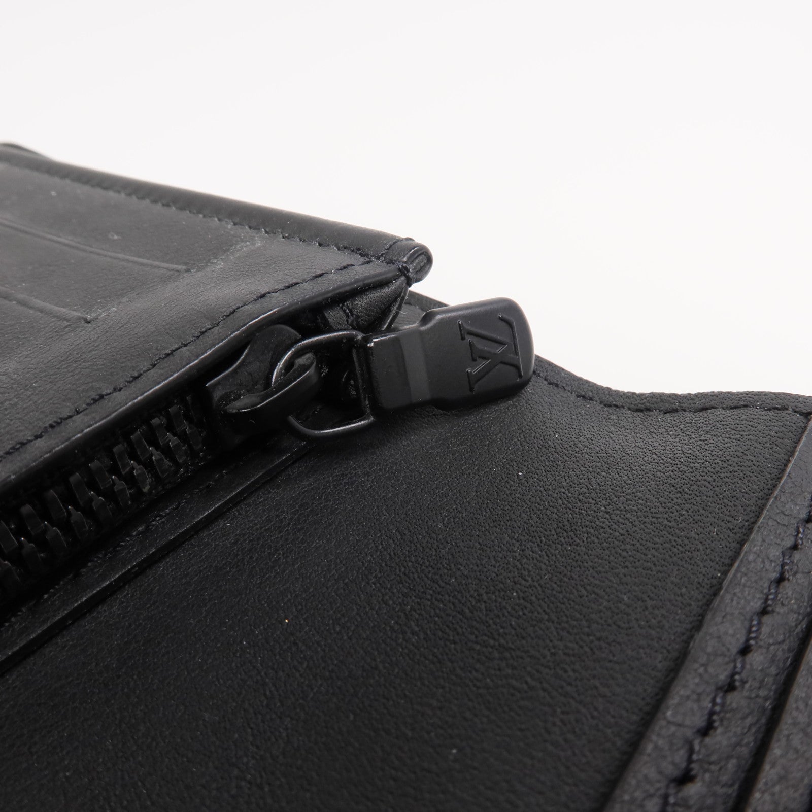 LOUIS VUITTON Monogram Shadow Brazza Wallet長錢包