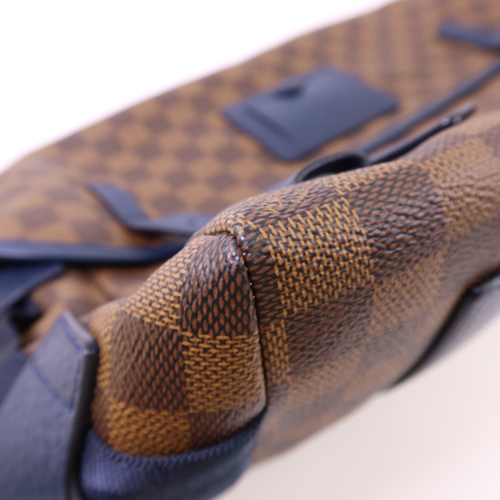 LOUIS VUITTON Damier Buzas銀扣肩背袋