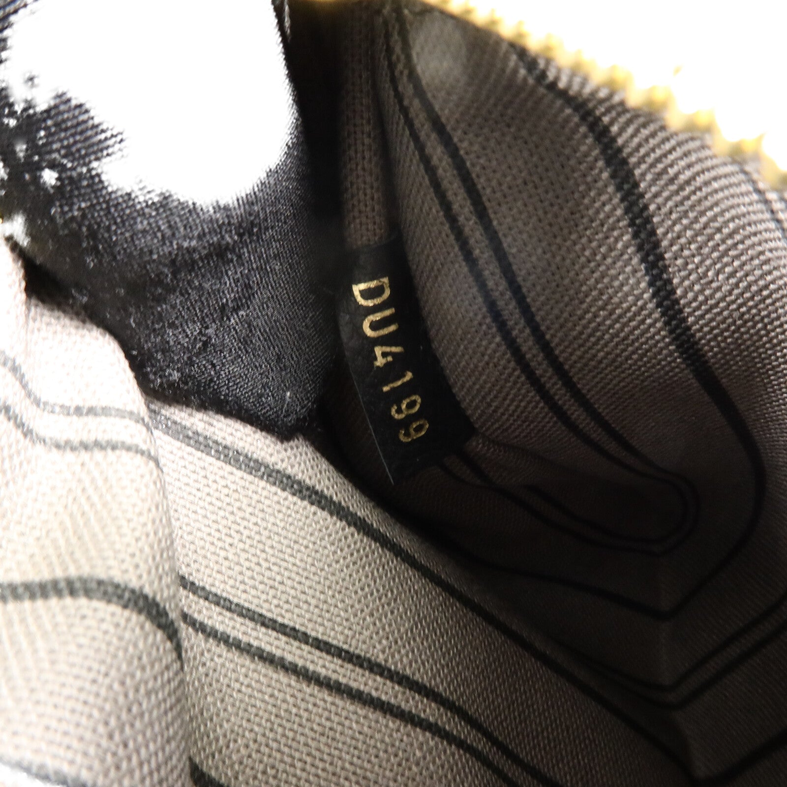 LOUIS VUITTON Monogram Empreinte Pochette Metis手挽肩背兩用袋
