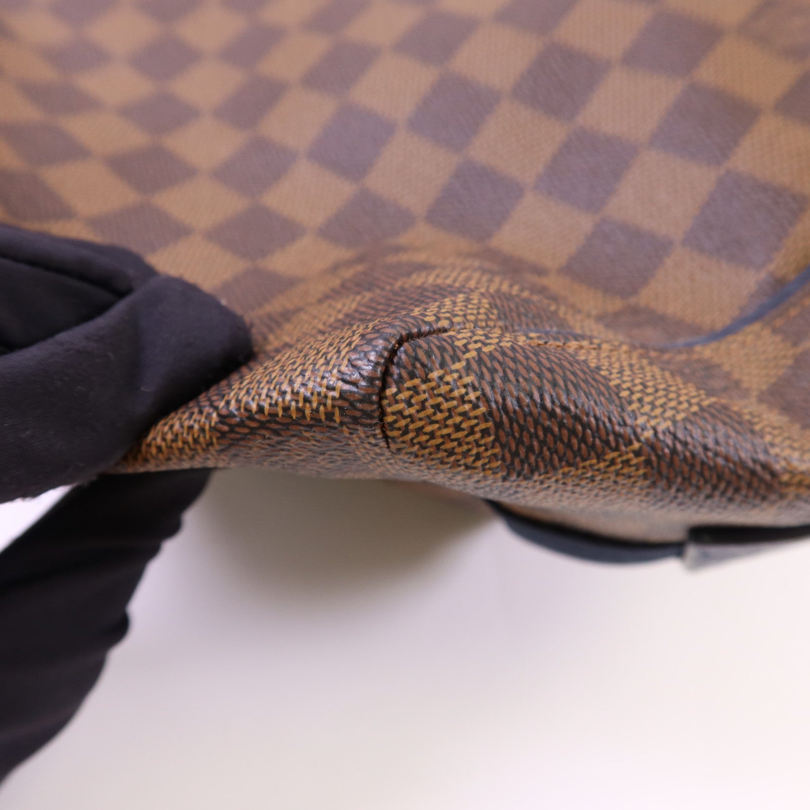 LOUIS VUITTON Damier Buzas銀扣肩背袋