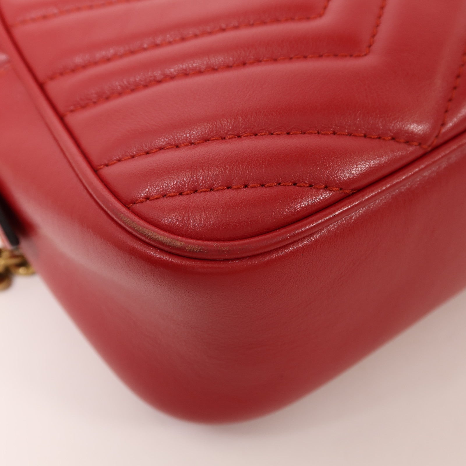 GUCCI 牛皮皮革GG Marmont Small金扣鏈帶肩背袋