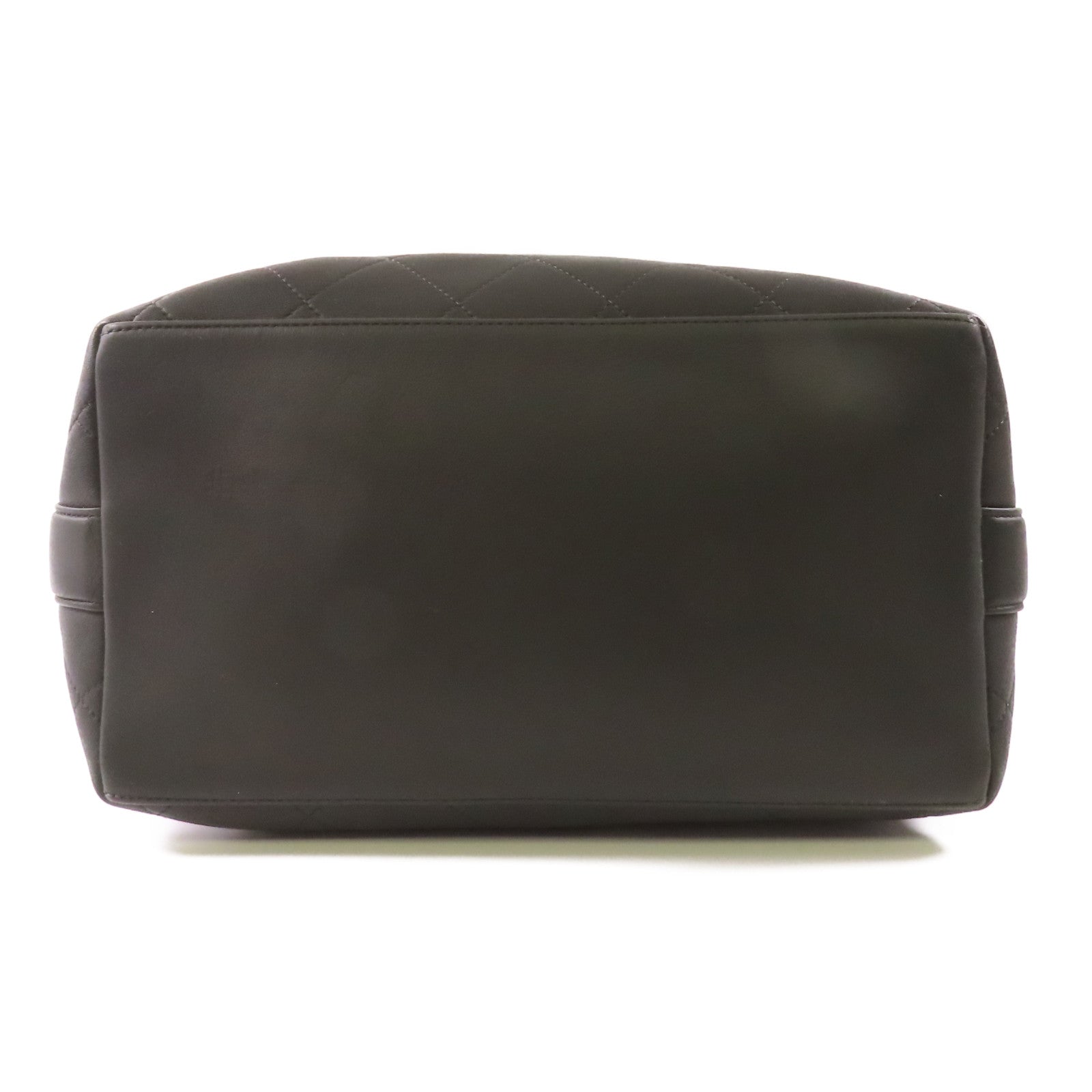 CHANEL 皮革Bucket Bag金扣肩背袋
