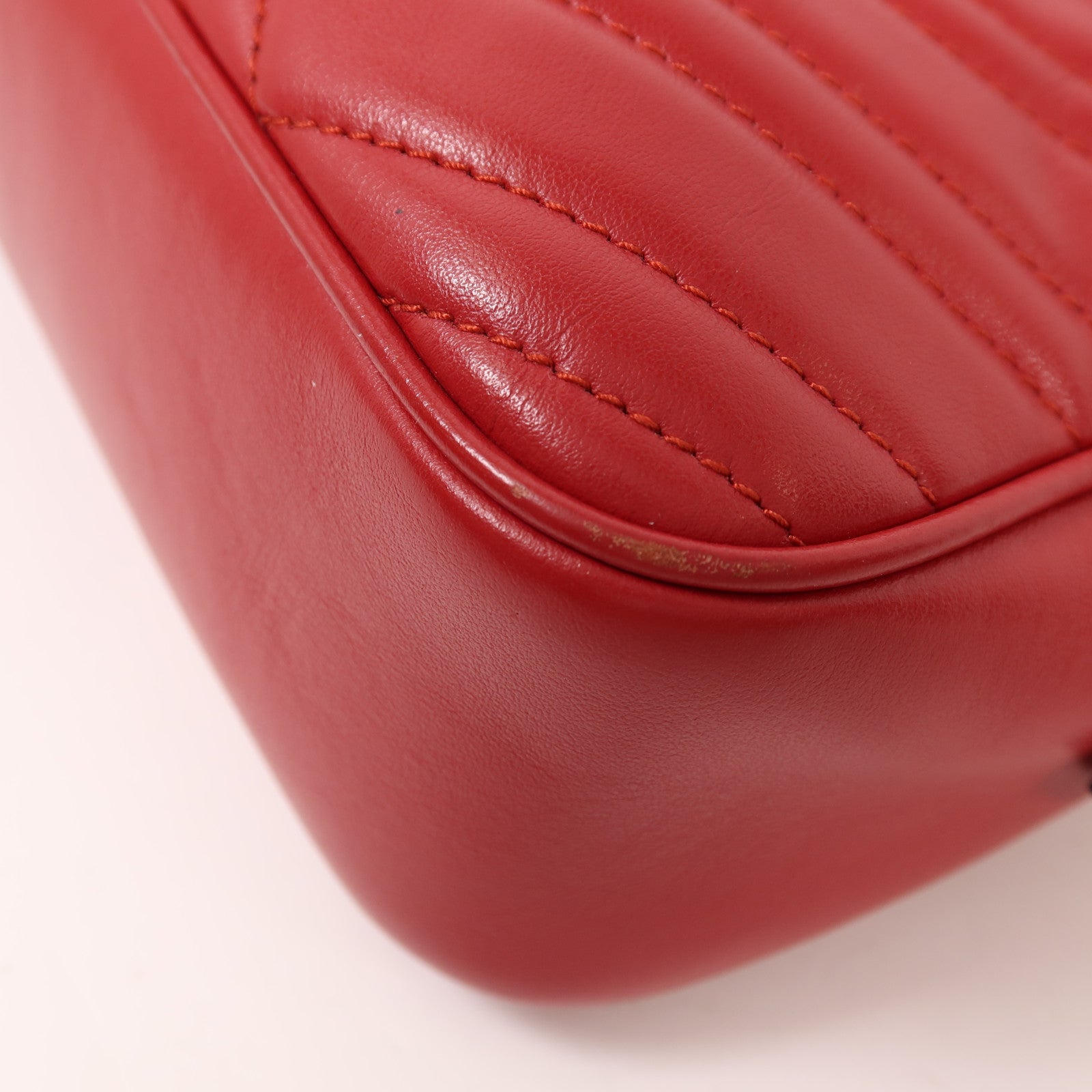 GUCCI 牛皮皮革GG Marmont Small金扣鏈帶肩背袋
