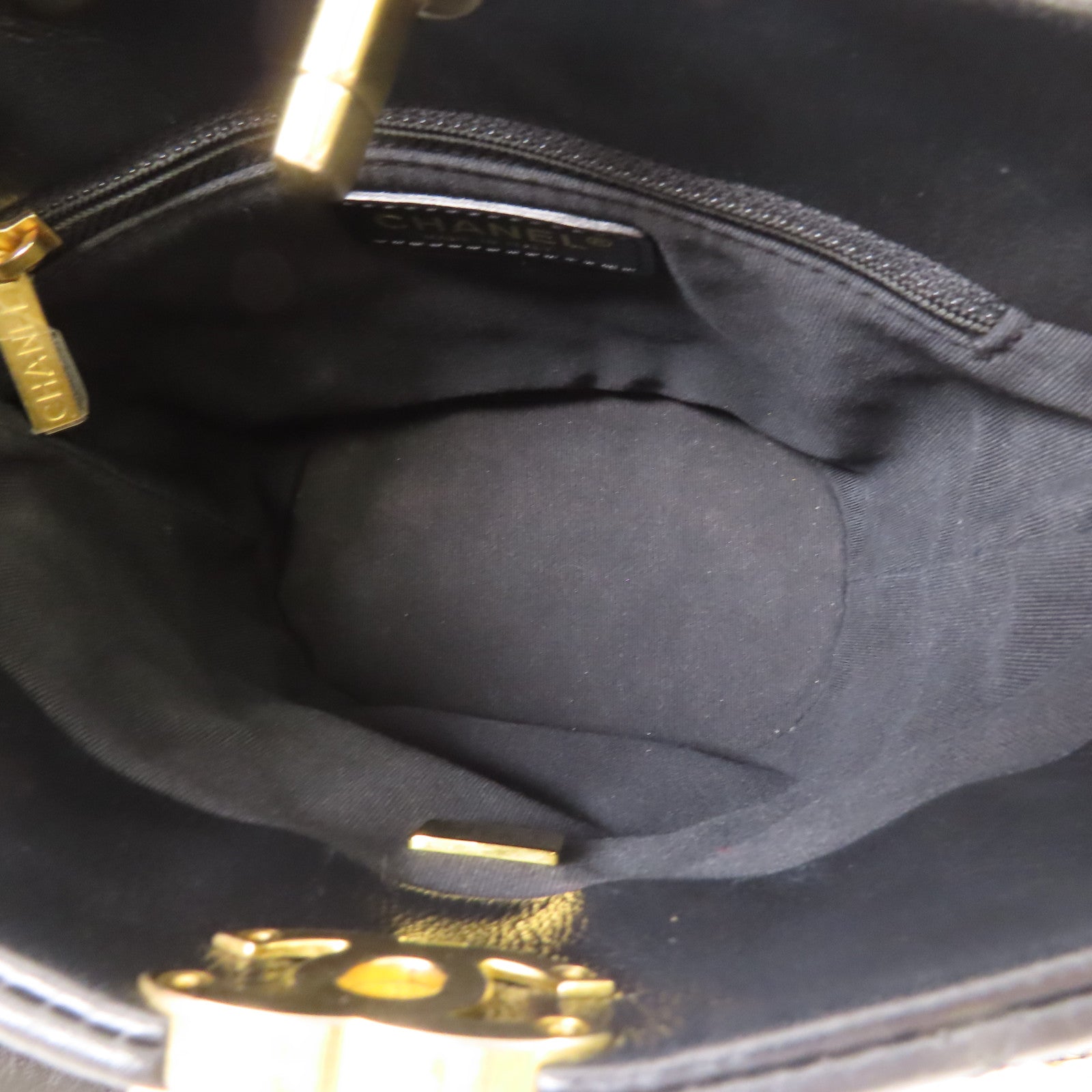 CHANEL 羊皮皮革Bucket Bag金扣鏈帶肩背袋
