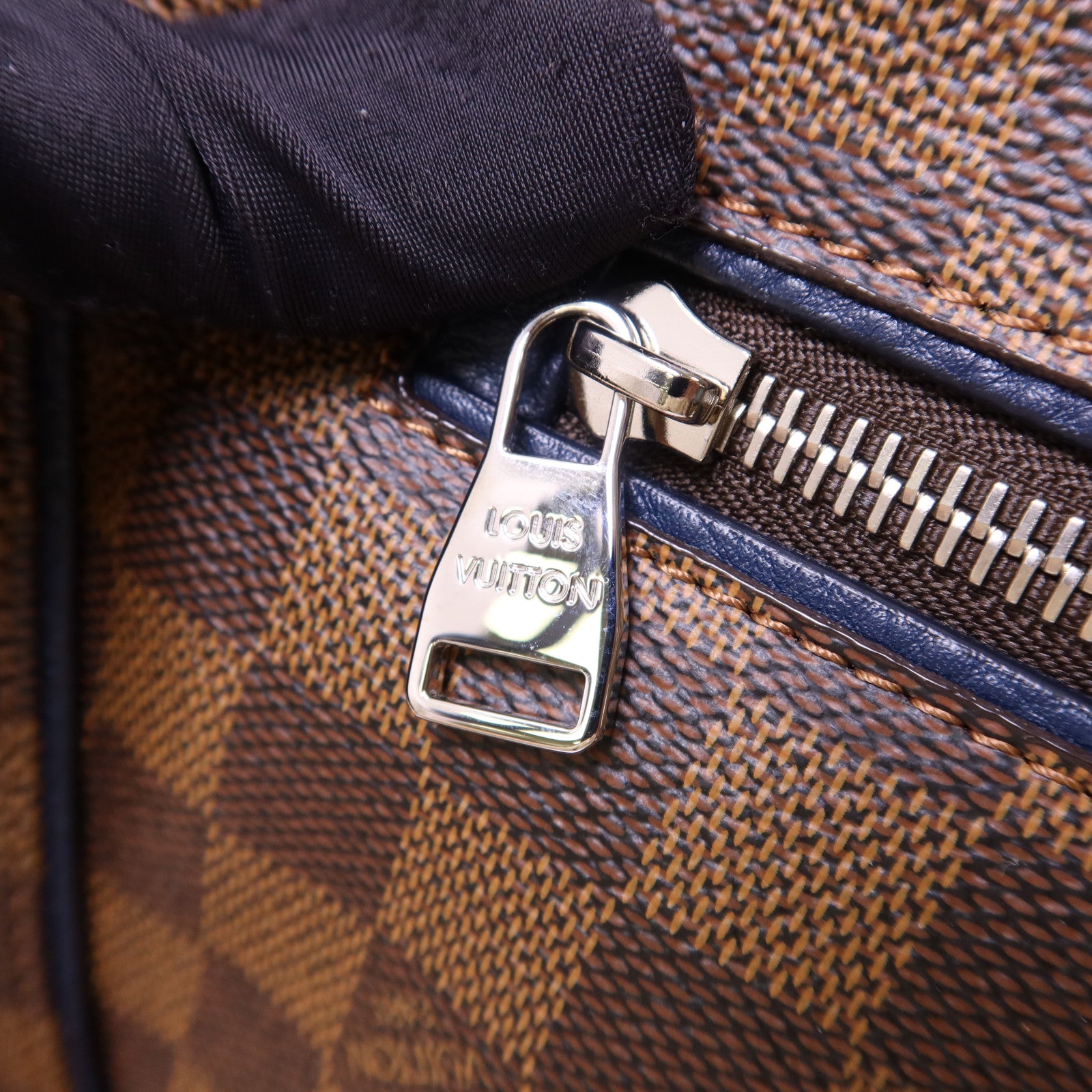 LOUIS VUITTON Damier Buzas銀扣肩背袋