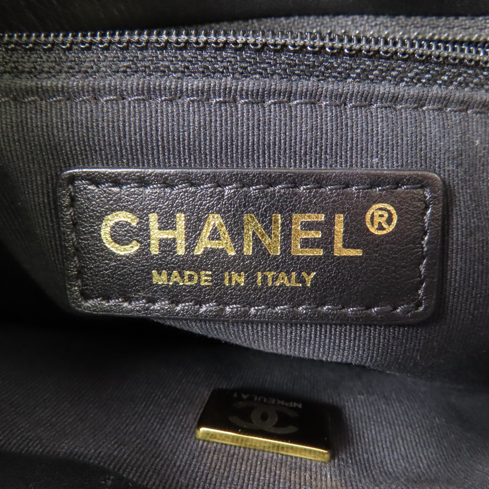 CHANEL 羊皮皮革Bucket Bag金扣鏈帶肩背袋