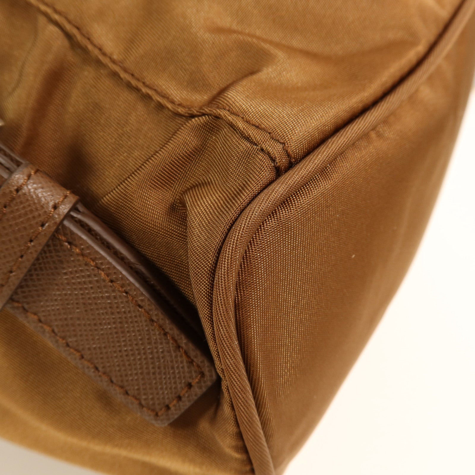 PRADA 尼龍Rucksack銀扣背包