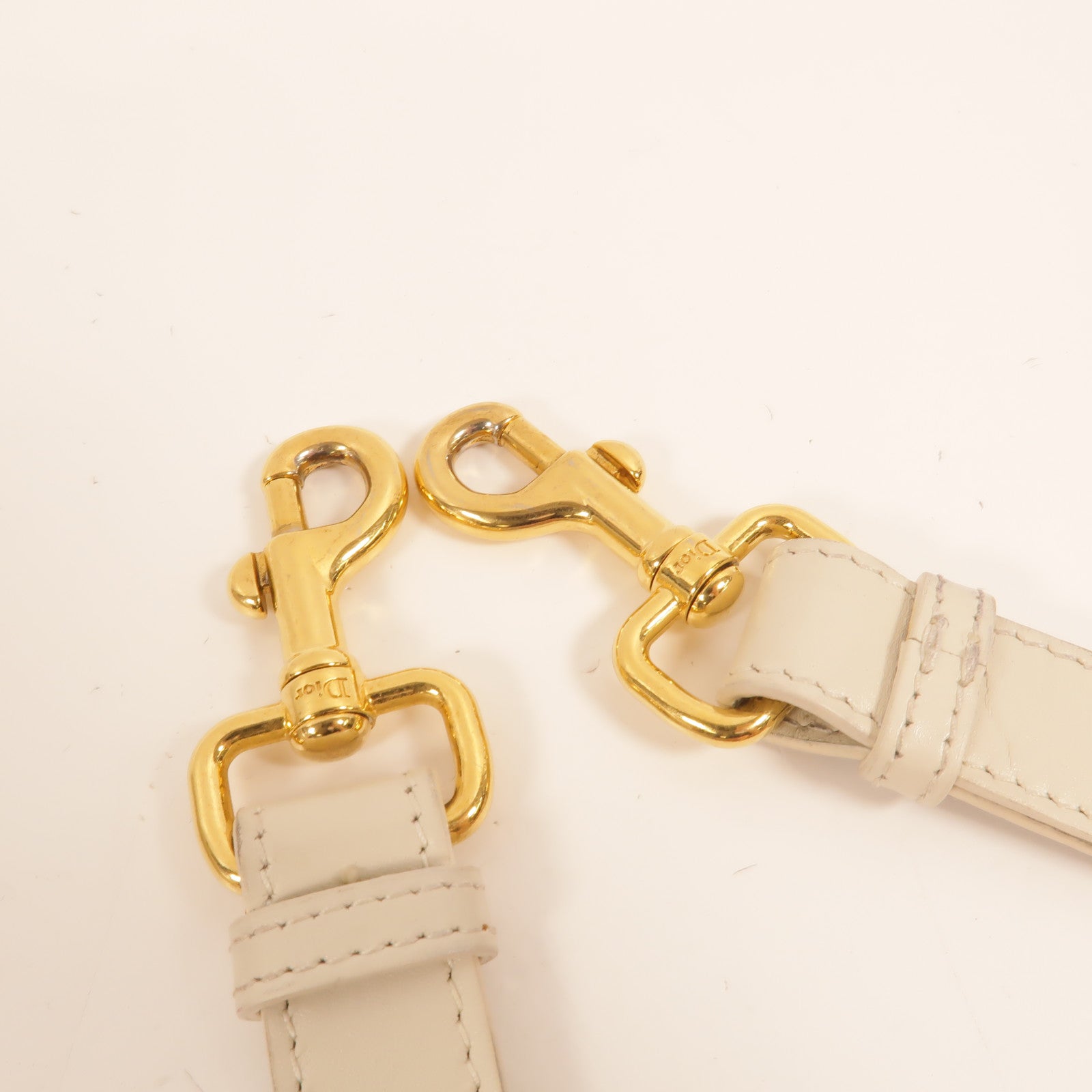 Dior 牛皮皮革Bobby Medium肩背袋
