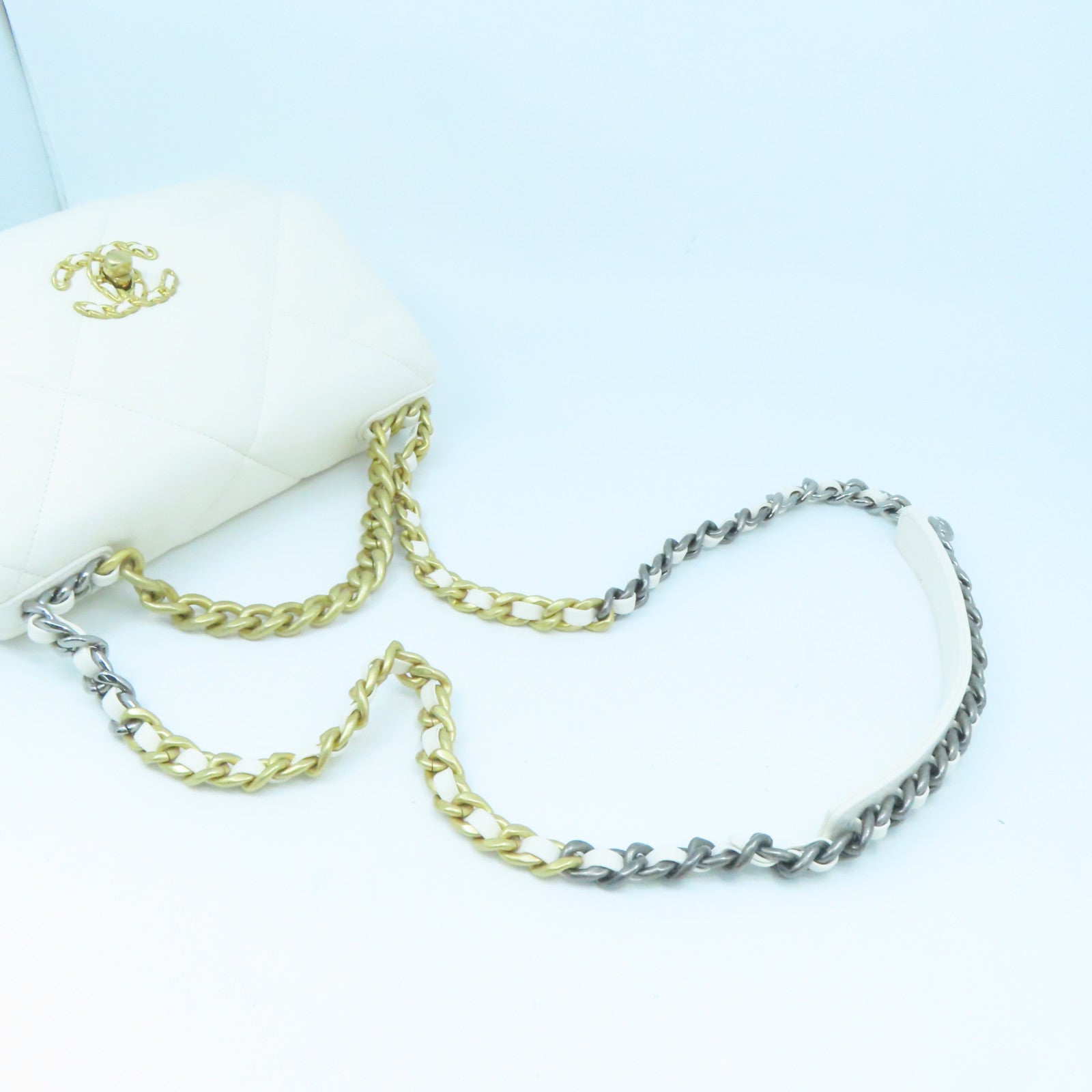 CHANEL rhombic cowhide leather Chain Shoulder Bag gold buckle handle shoulder bag dual-use white