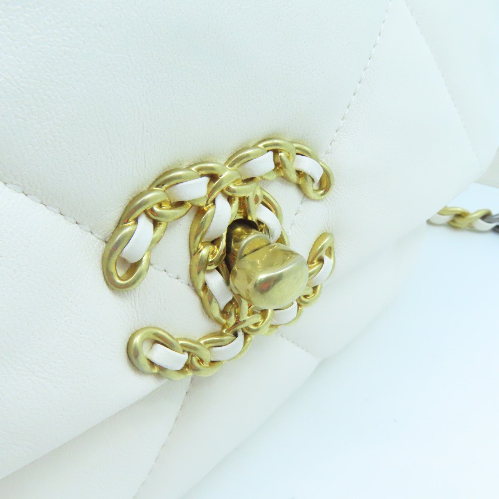 CHANEL rhombic cowhide leather Chain Shoulder Bag gold buckle handle shoulder bag dual-use white