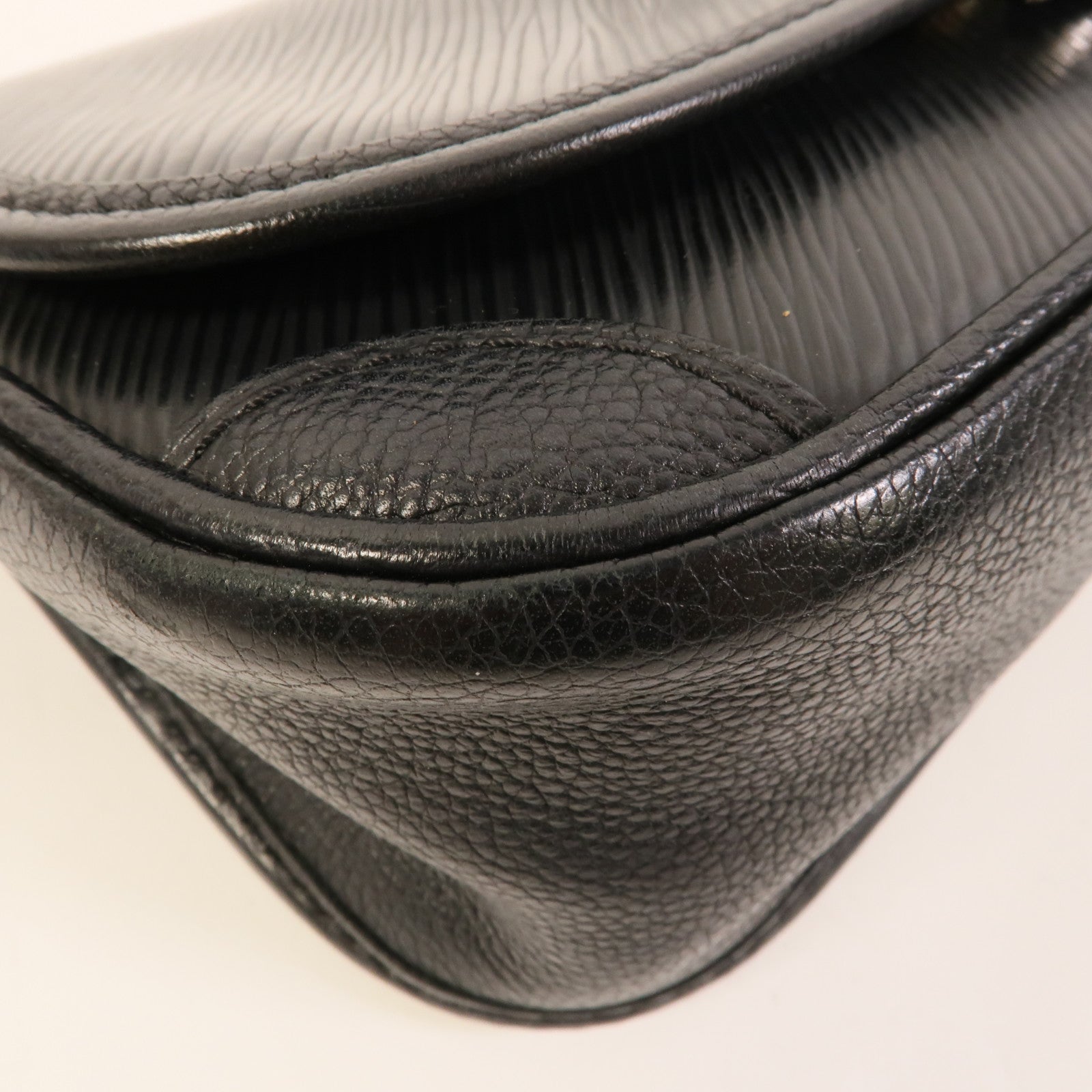 LOUIS VUITTON Epi Buci銀扣肩背袋