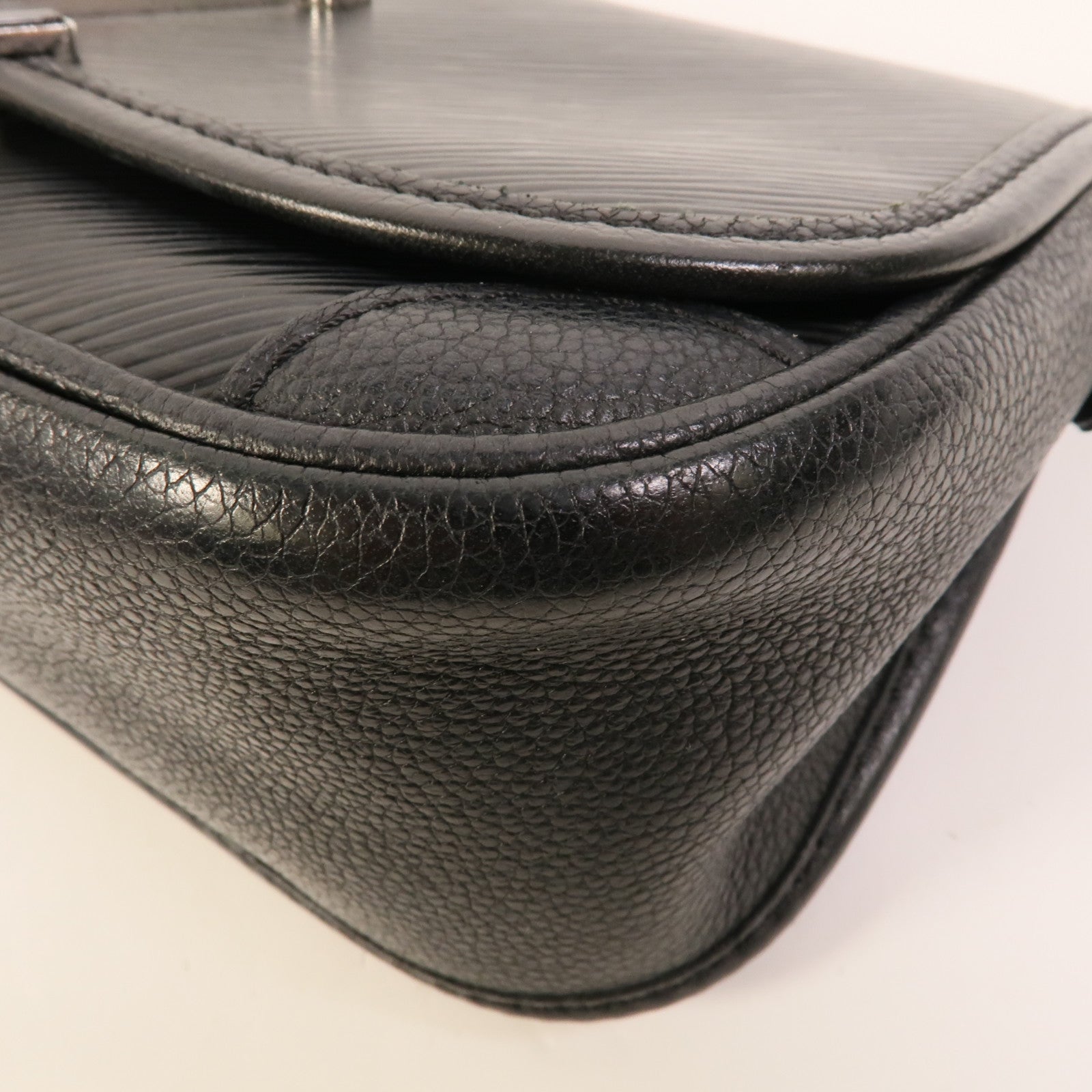 LOUIS VUITTON Epi Buci銀扣肩背袋