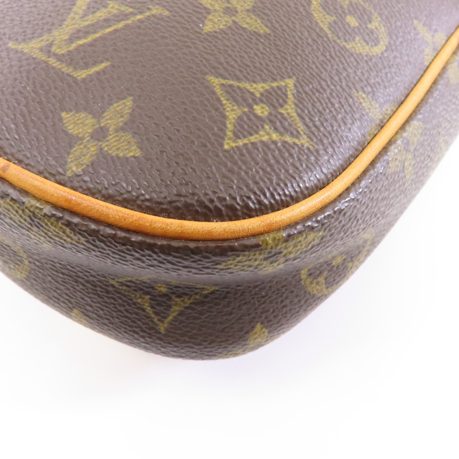 LOUIS VUITTON Monogram Pochette金扣肩背袋啡色