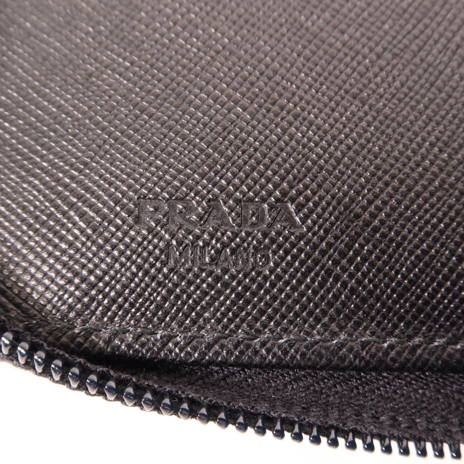 PRADA 牛皮皮革Zipped Wallet銀扣錢包