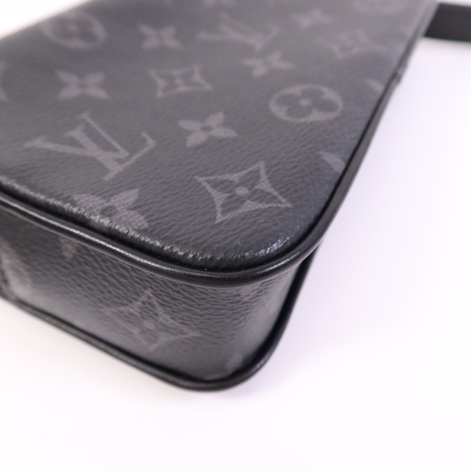 LOUIS VUITTON Monogram Eclipse Pochette Volga Clutch Bag手拿包
