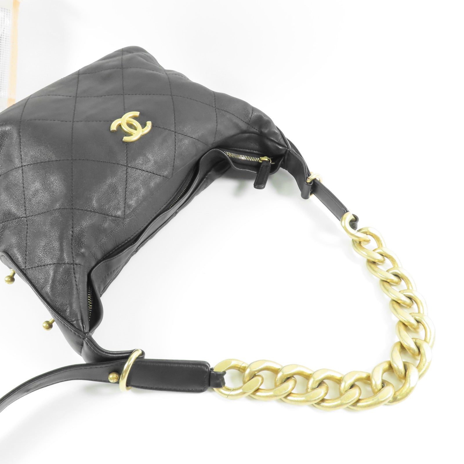 CHANEL 牛皮皮革Hobo Bag金扣肩背袋