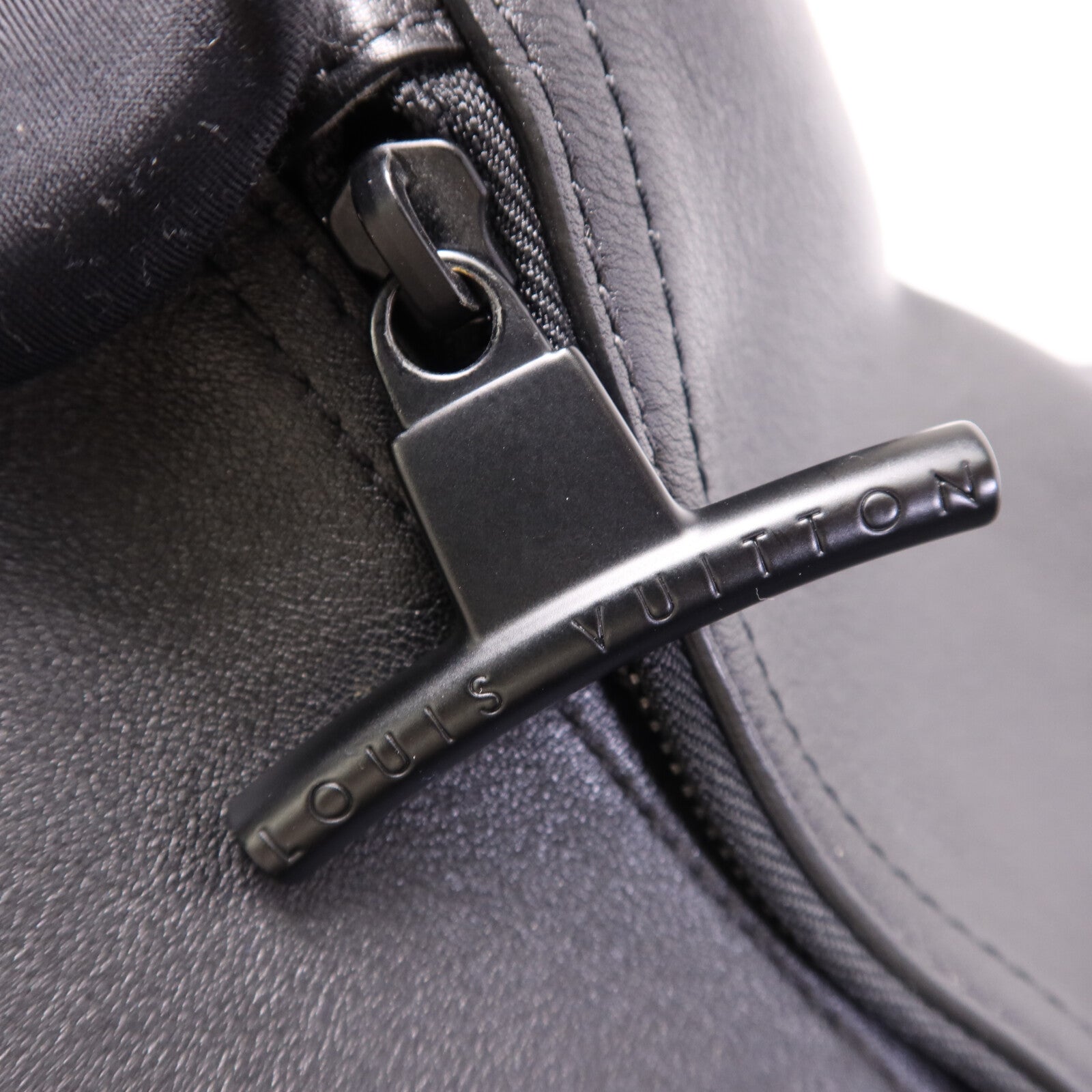 LOUIS VUITTON Dark Infinity Keepall Bandouliere 50手挽肩背兩用袋