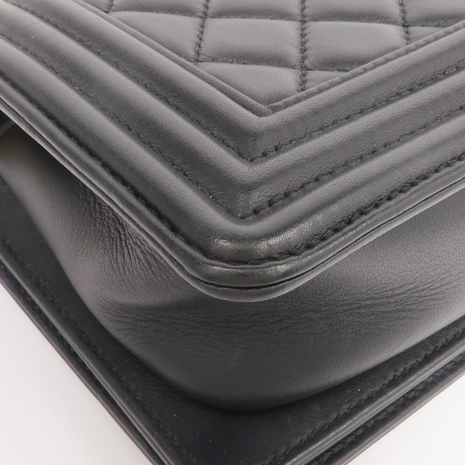 CHANEL 羊皮皮革Boy 20金扣鏈帶肩背袋