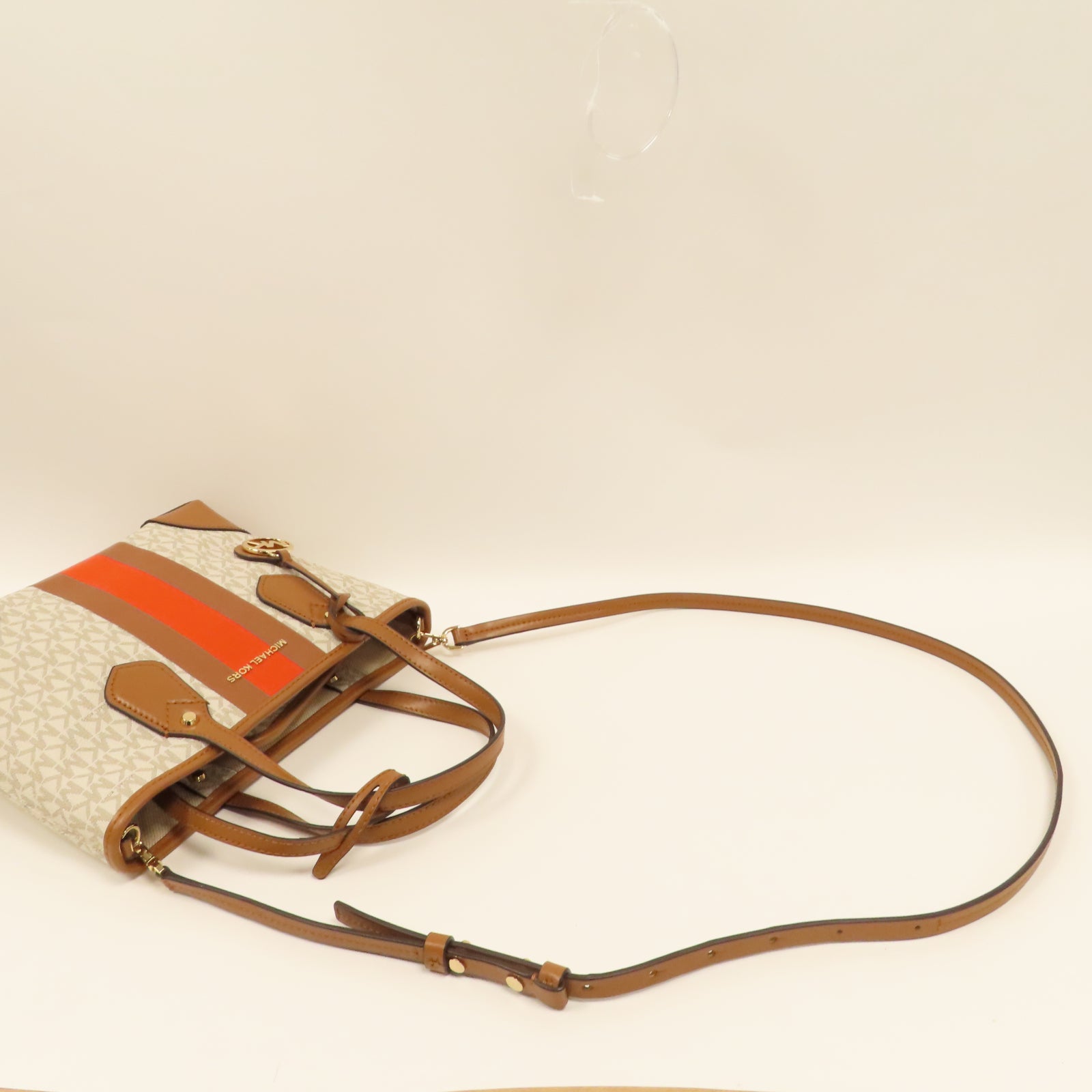 Michael Kors 塗層帆布Shoulder Bag金扣手挽肩背兩用袋米色/啡色