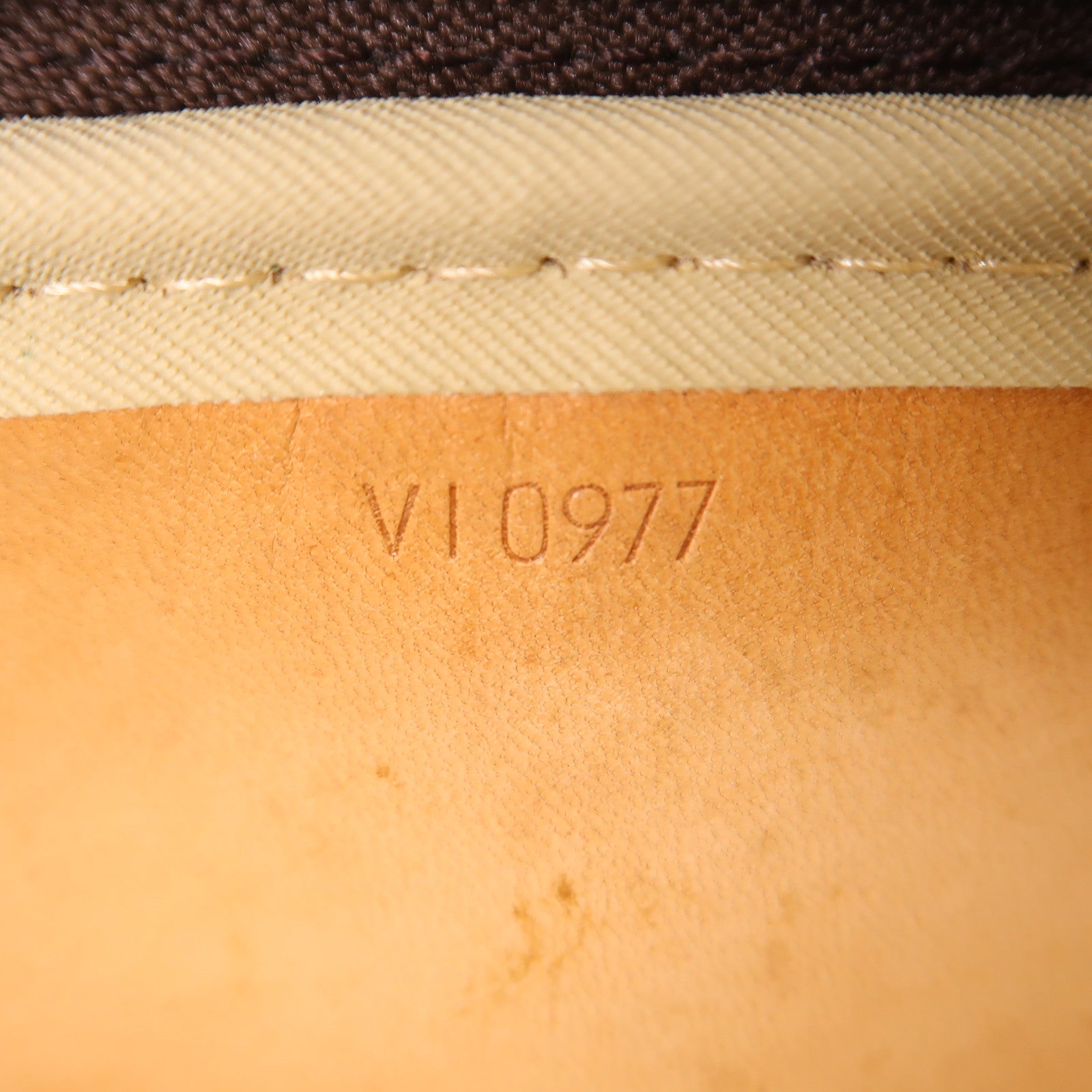 LOUIS VUITTON Monogram Travel Bag金扣行李袋
