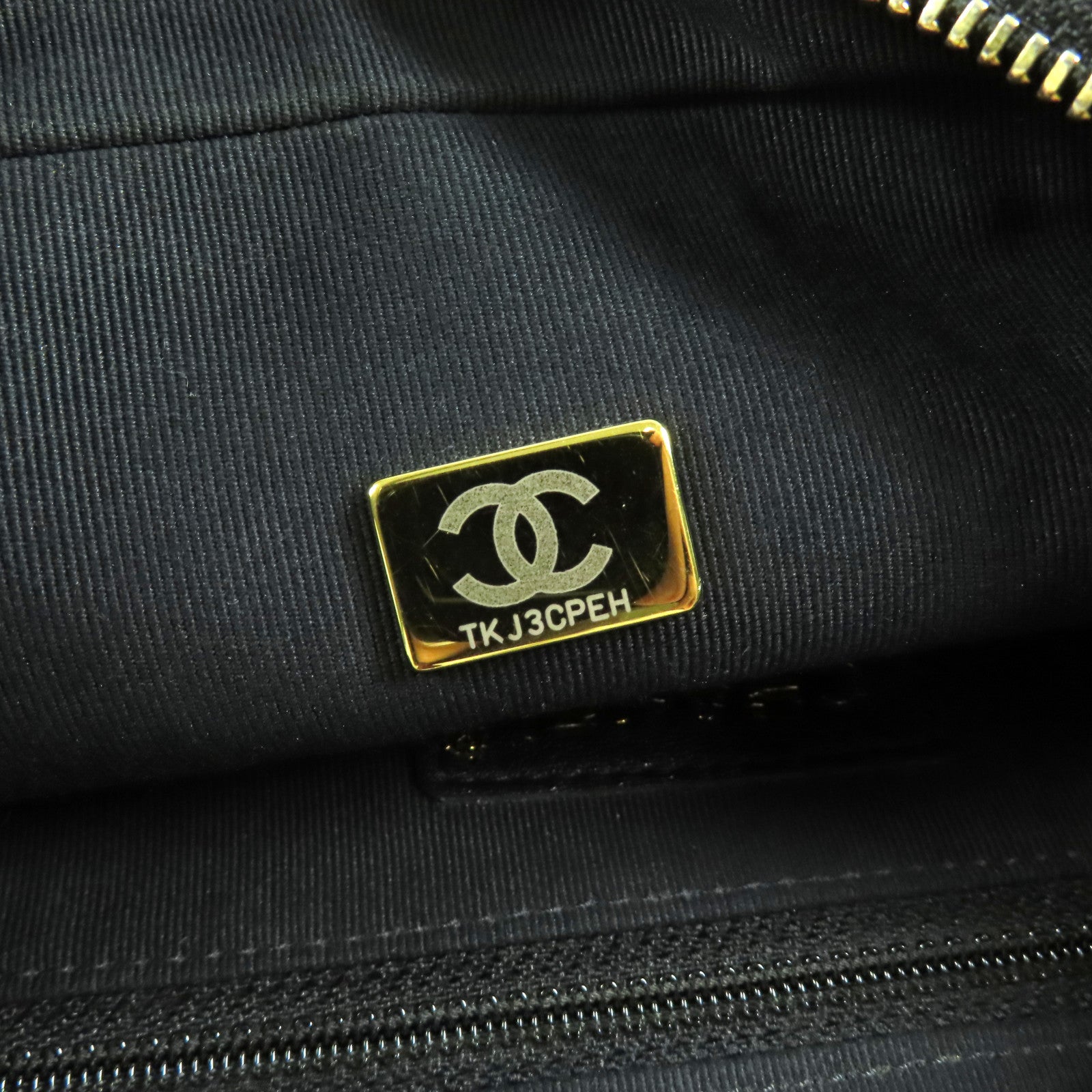 CHANEL 【激減優惠】牛皮皮革Hobo Bag金扣肩背袋