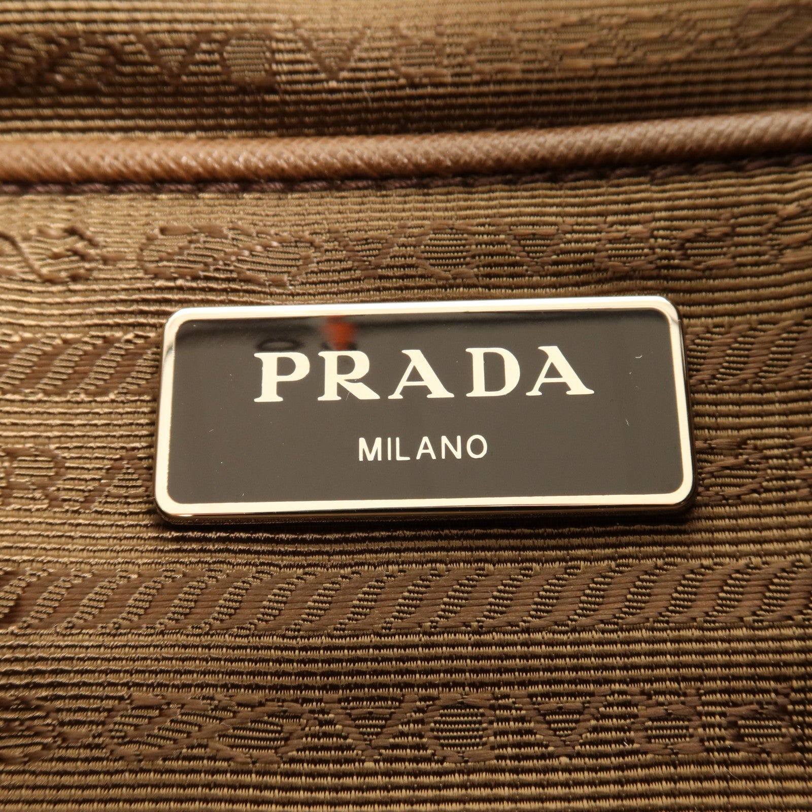 PRADA 尼龍Rucksack銀扣背包