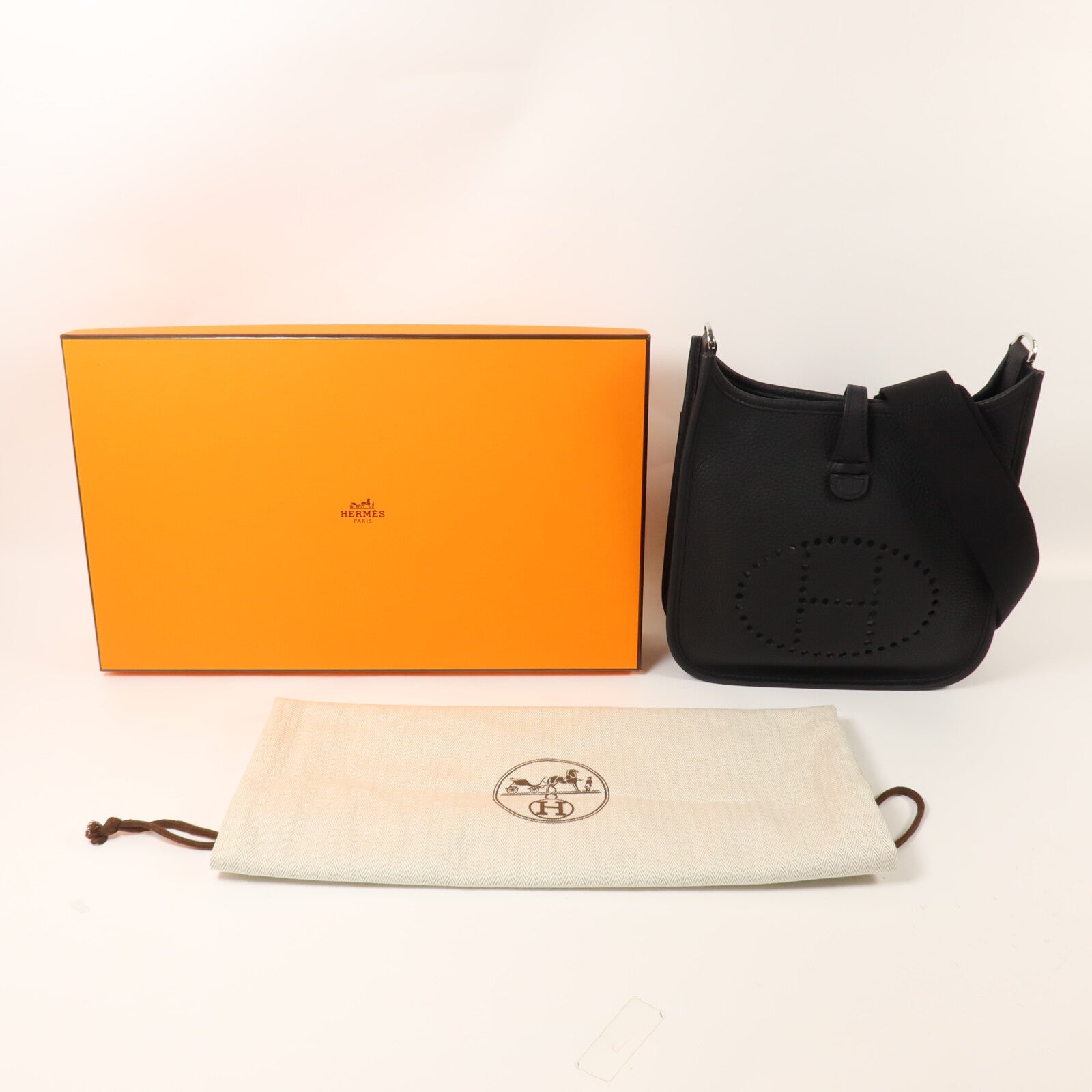 HERMES Clemence皮革Evelyne 23肩背袋Noir